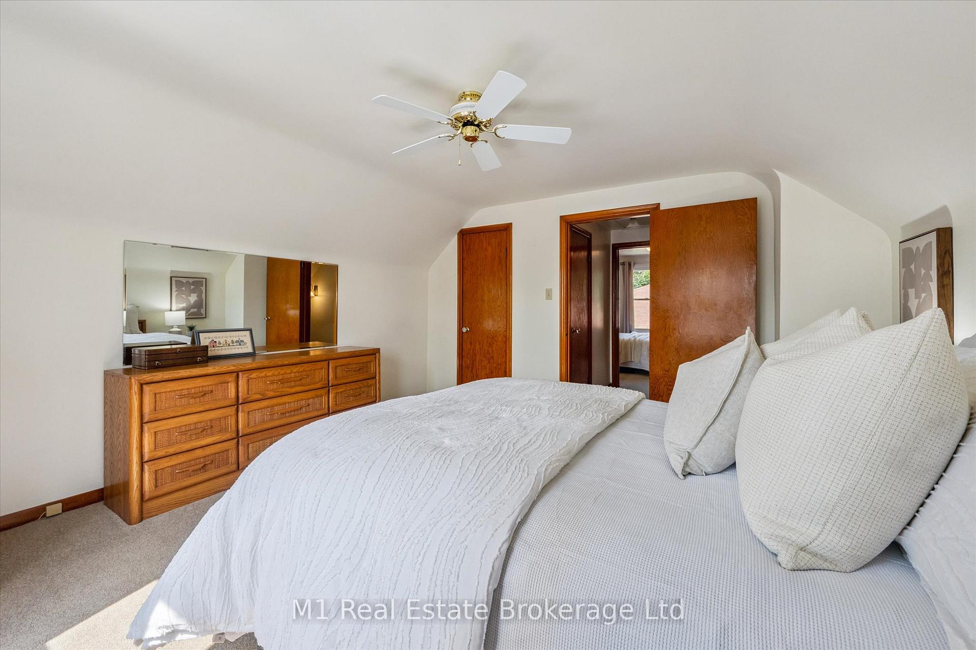 Photo 34 of 560 Paisley Road, Guelph, Junction/Onward Willow — HOMEH
