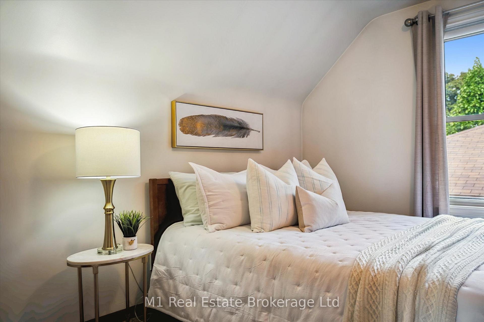 Photo 36 of 560 Paisley Road, Guelph, Junction/Onward Willow — HOMEH