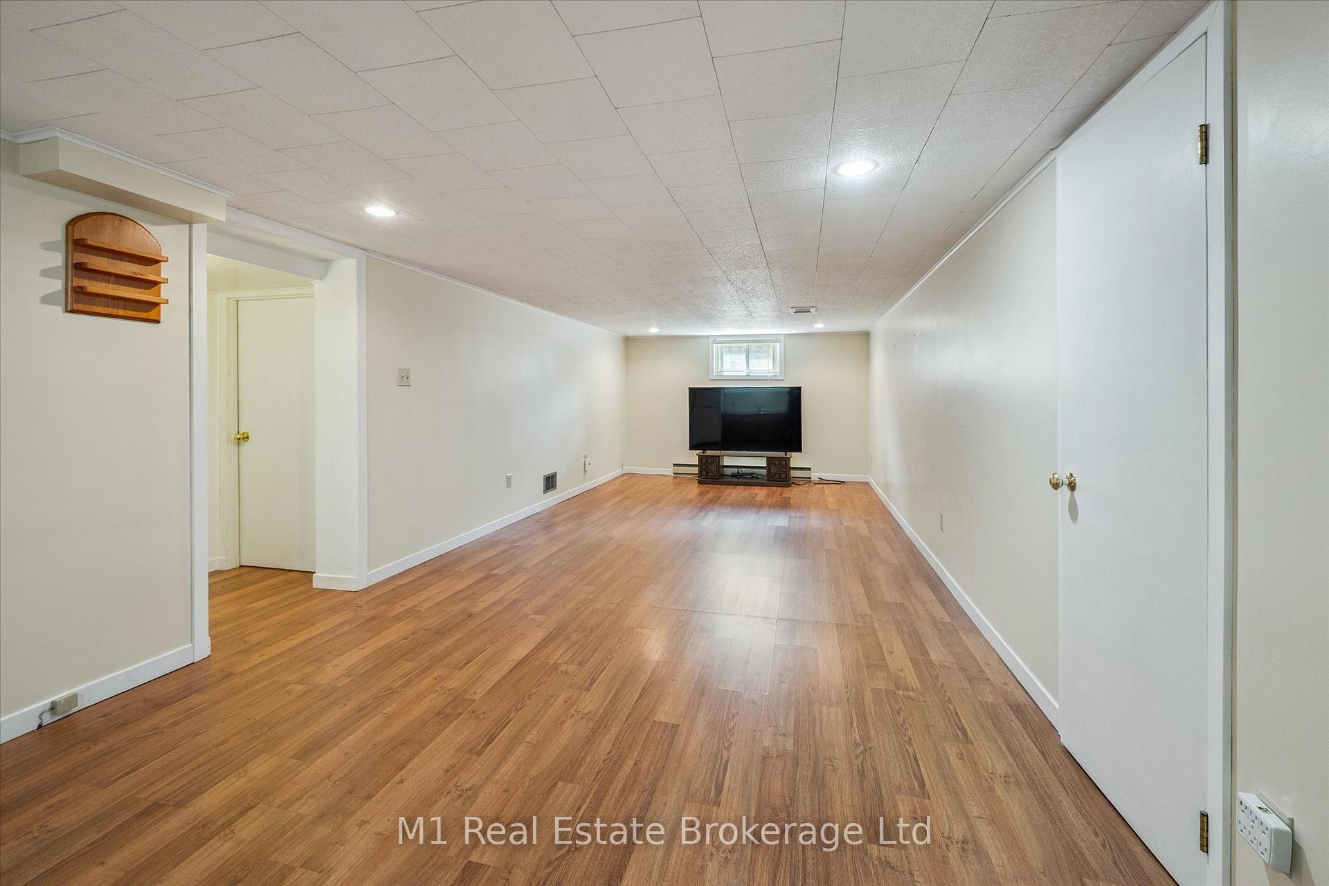 Photo 37 of 560 Paisley Road, Guelph, Junction/Onward Willow — HOMEH
