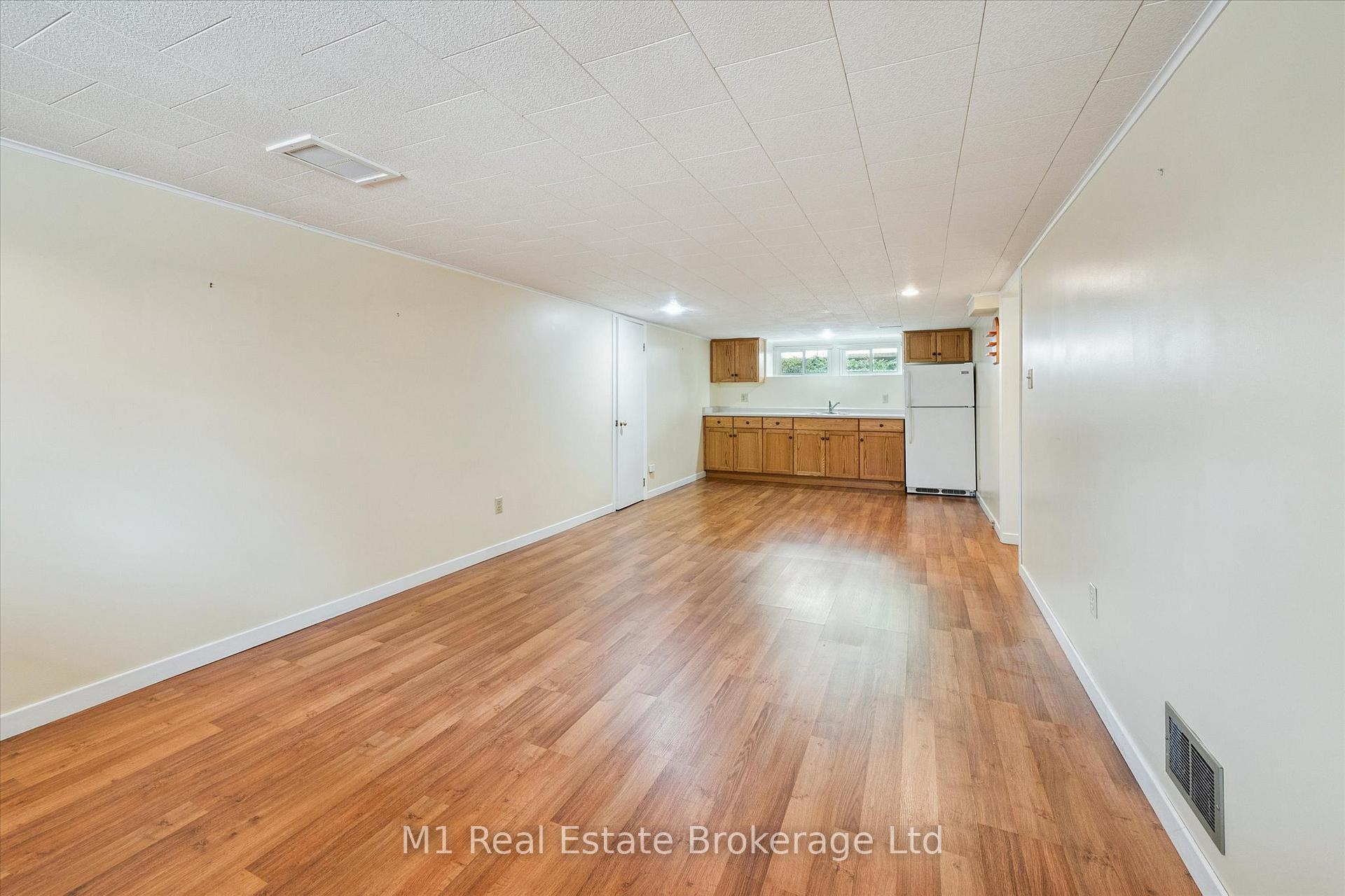Photo 38 of 560 Paisley Road, Guelph, Junction/Onward Willow — HOMEH