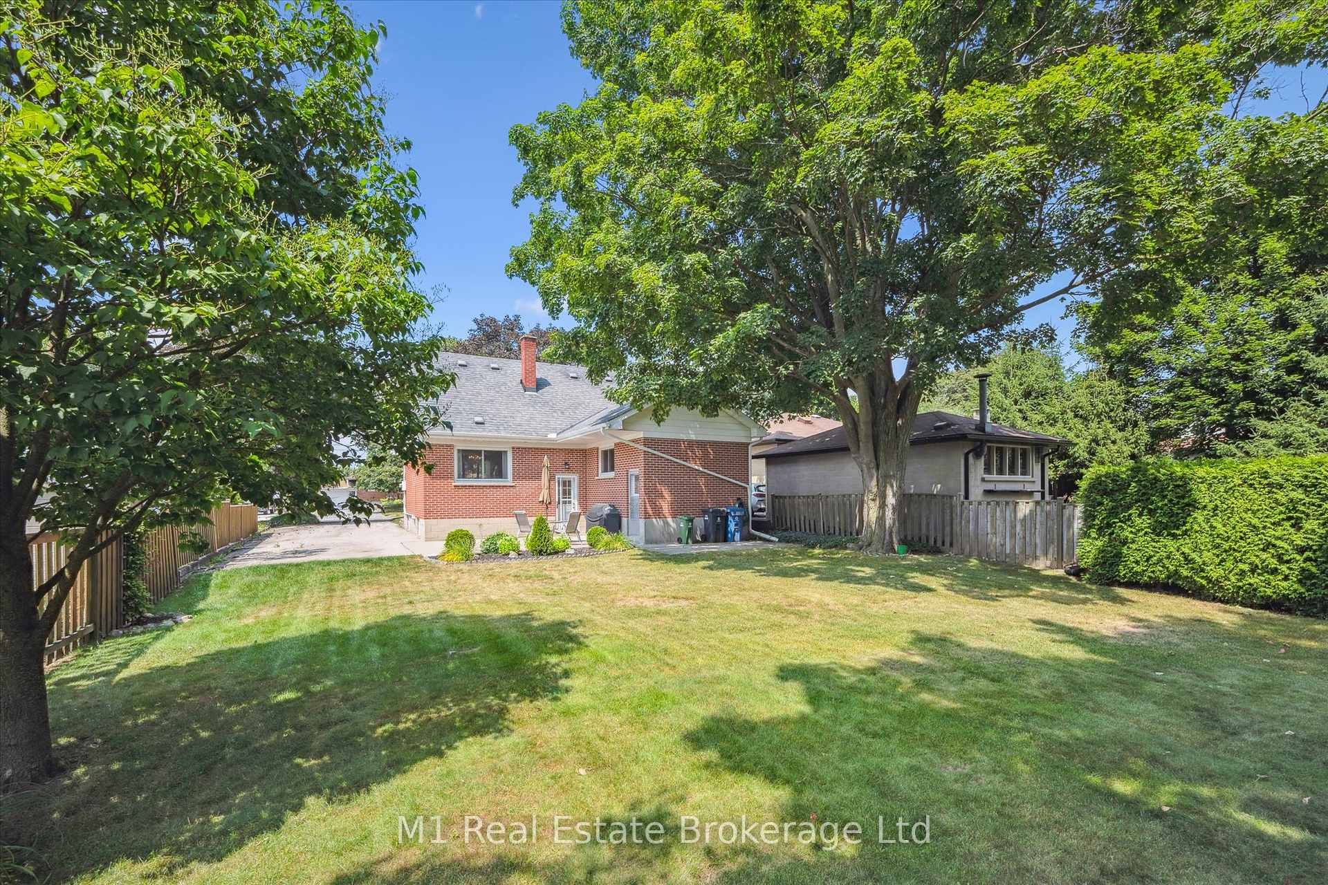 Photo 43 of 560 Paisley Road, Guelph, Junction/Onward Willow — HOMEH