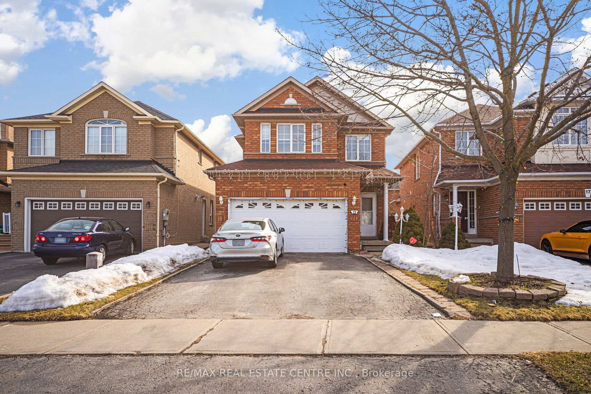 Photo 1 of 19 Blue Lake Avenue, Brampton, Fletcher's Meadow — HOMEH