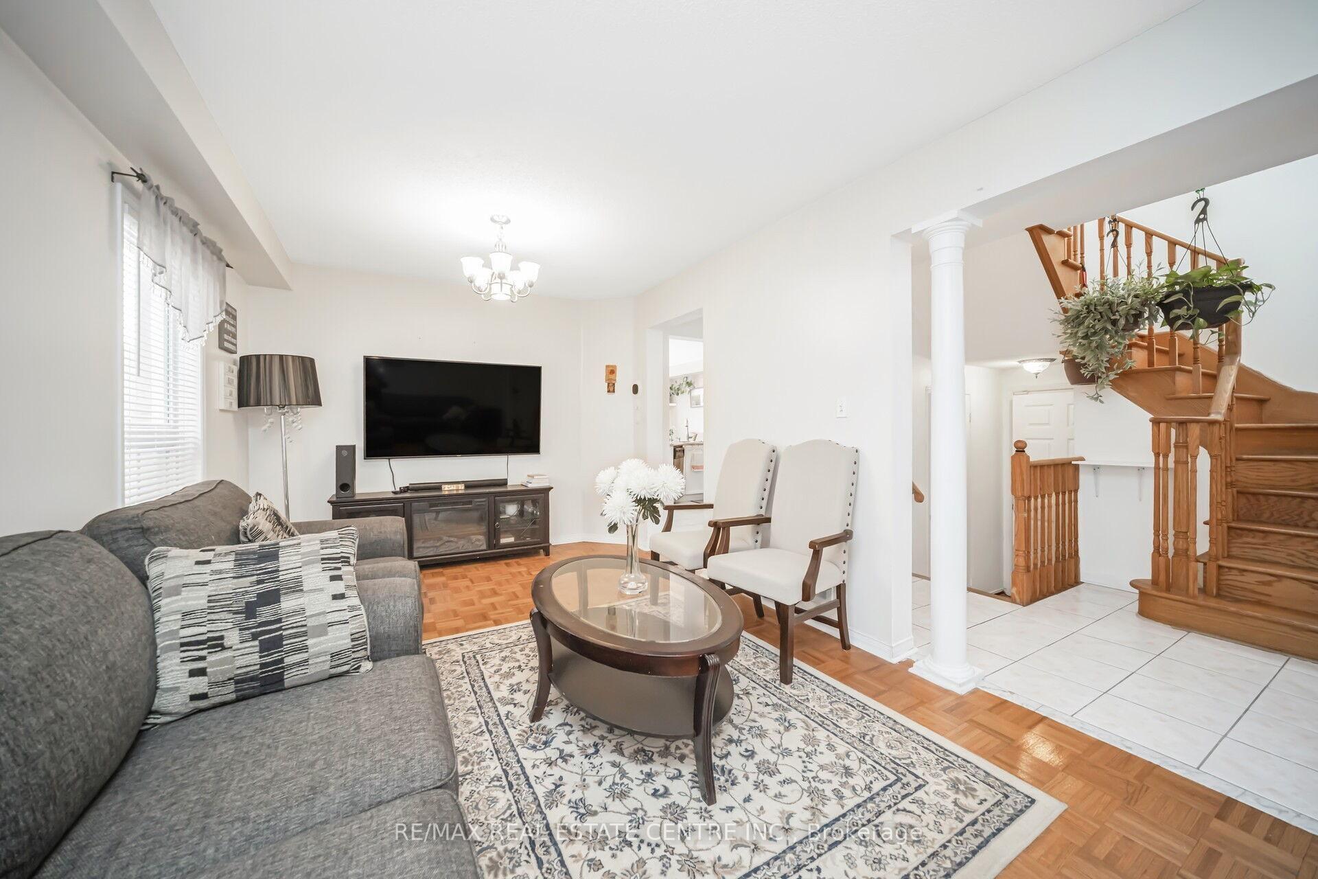 Photo 7 of 19 Blue Lake Avenue, Brampton, Fletcher's Meadow — HOMEH