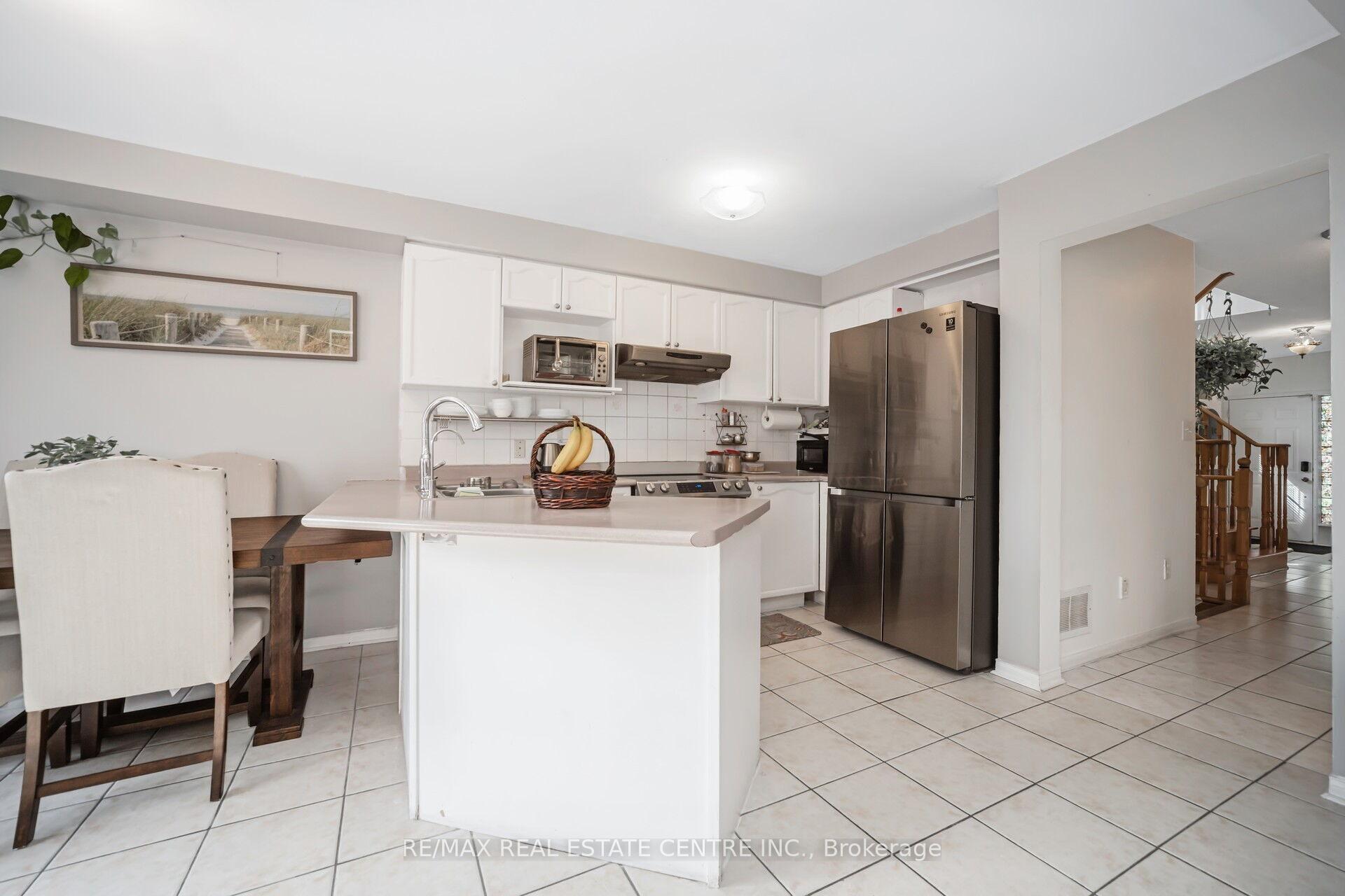 Photo 23 of 19 Blue Lake Avenue, Brampton, Fletcher's Meadow — HOMEH