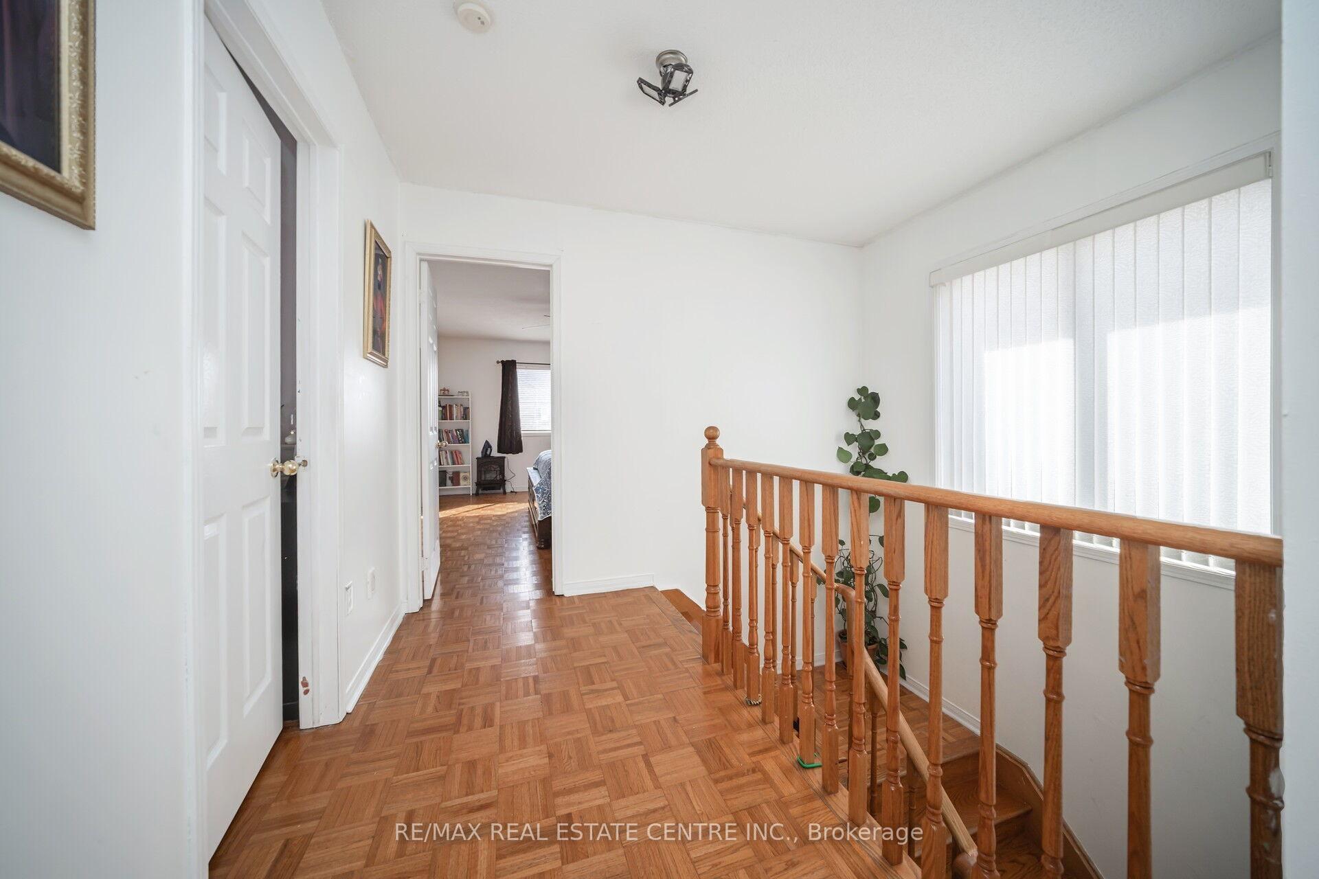 Photo 18 of 19 Blue Lake Avenue, Brampton, Fletcher's Meadow — HOMEH