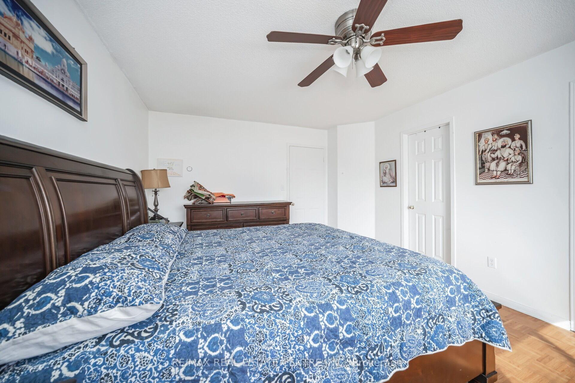 Photo 22 of 19 Blue Lake Avenue, Brampton, Fletcher's Meadow — HOMEH