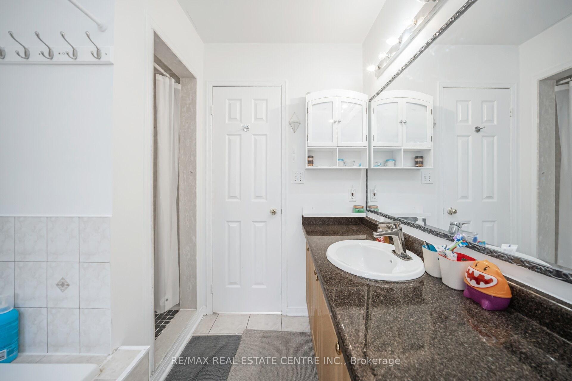 Photo 25 of 19 Blue Lake Avenue, Brampton, Fletcher's Meadow — HOMEH
