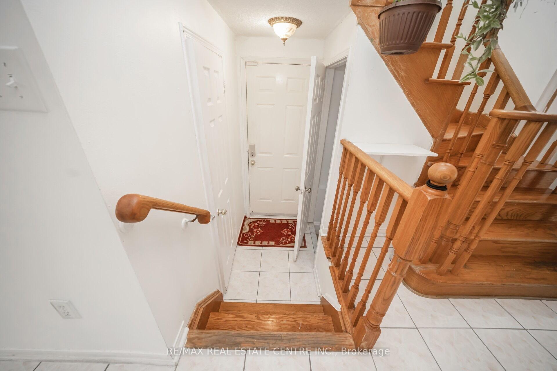 Photo 36 of 19 Blue Lake Avenue, Brampton, Fletcher's Meadow — HOMEH