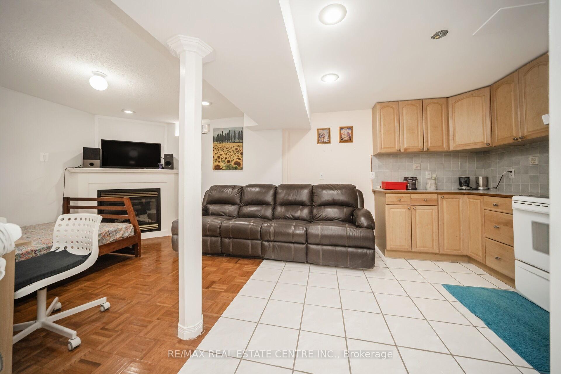 Photo 50 of 19 Blue Lake Avenue, Brampton, Fletcher's Meadow — HOMEH