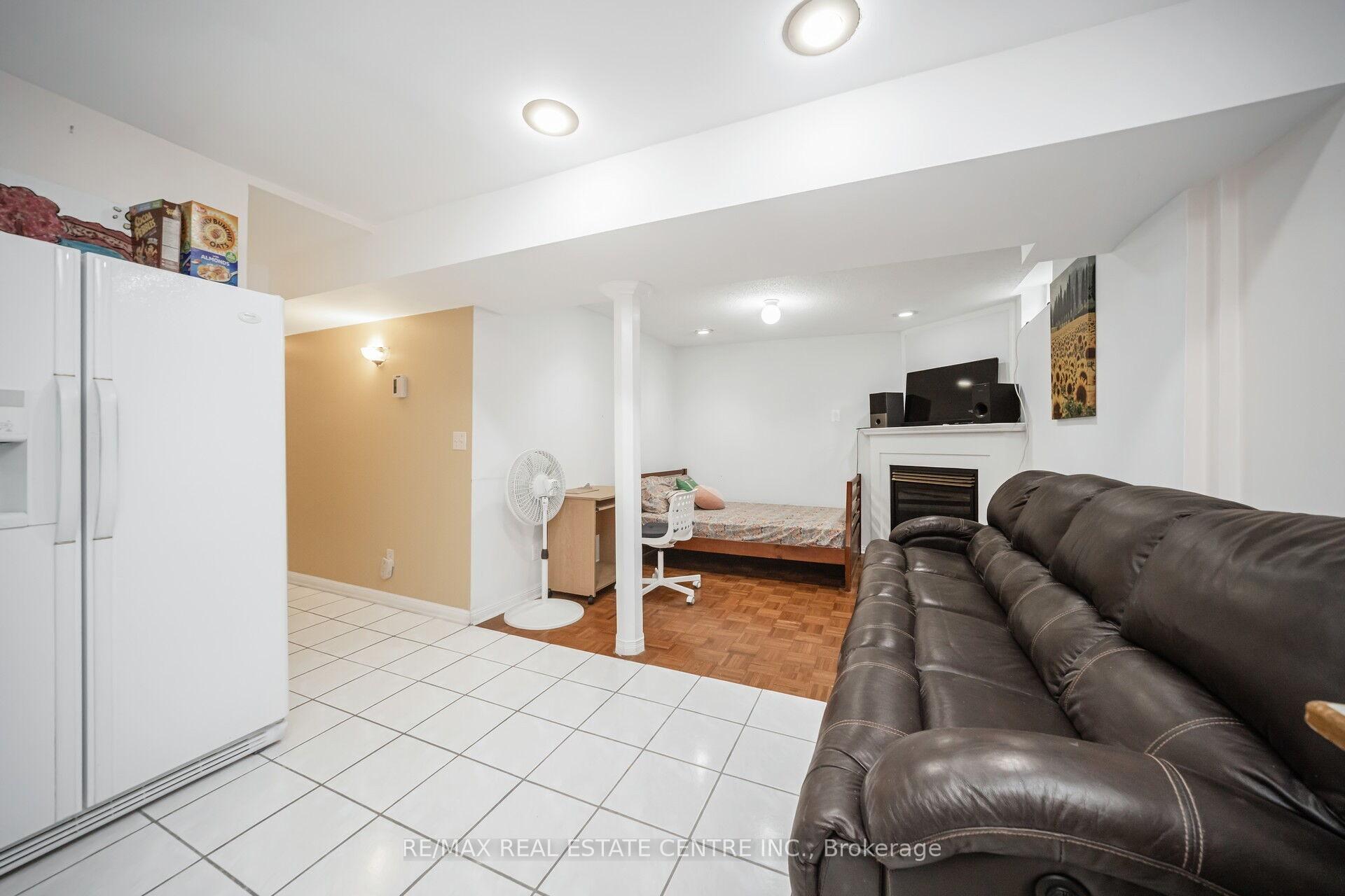 Photo 39 of 19 Blue Lake Avenue, Brampton, Fletcher's Meadow — HOMEH