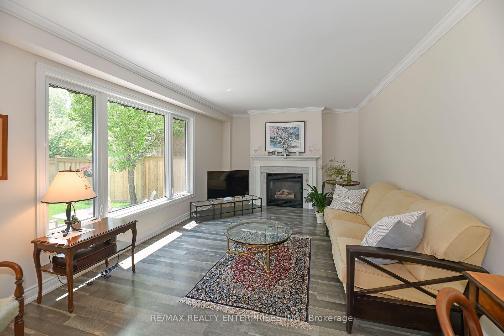 Photo 2 of 80 Ryans Way, Hamilton, Waterdown — HOMEH