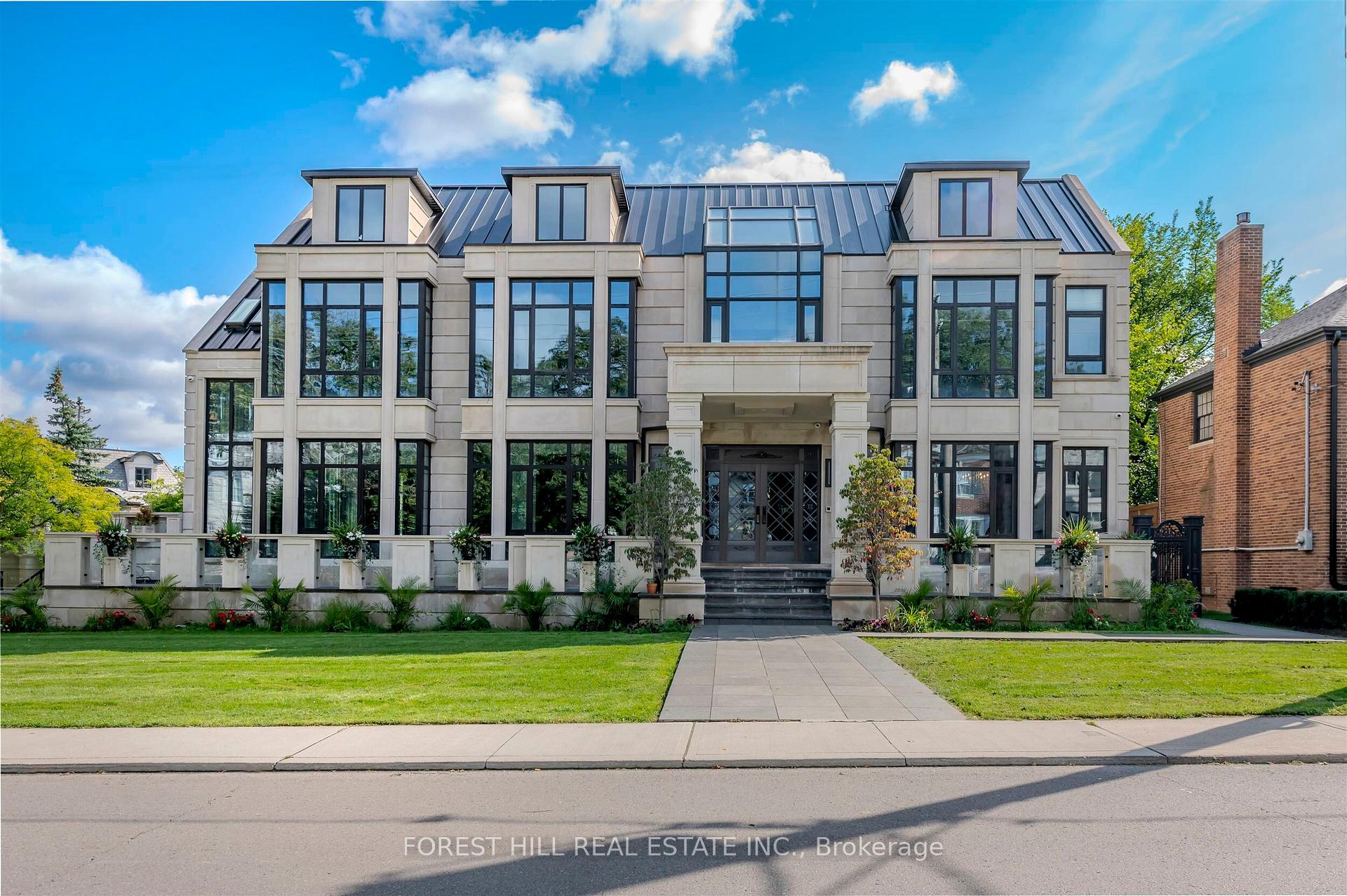 Front of 505 Russell Hill Road