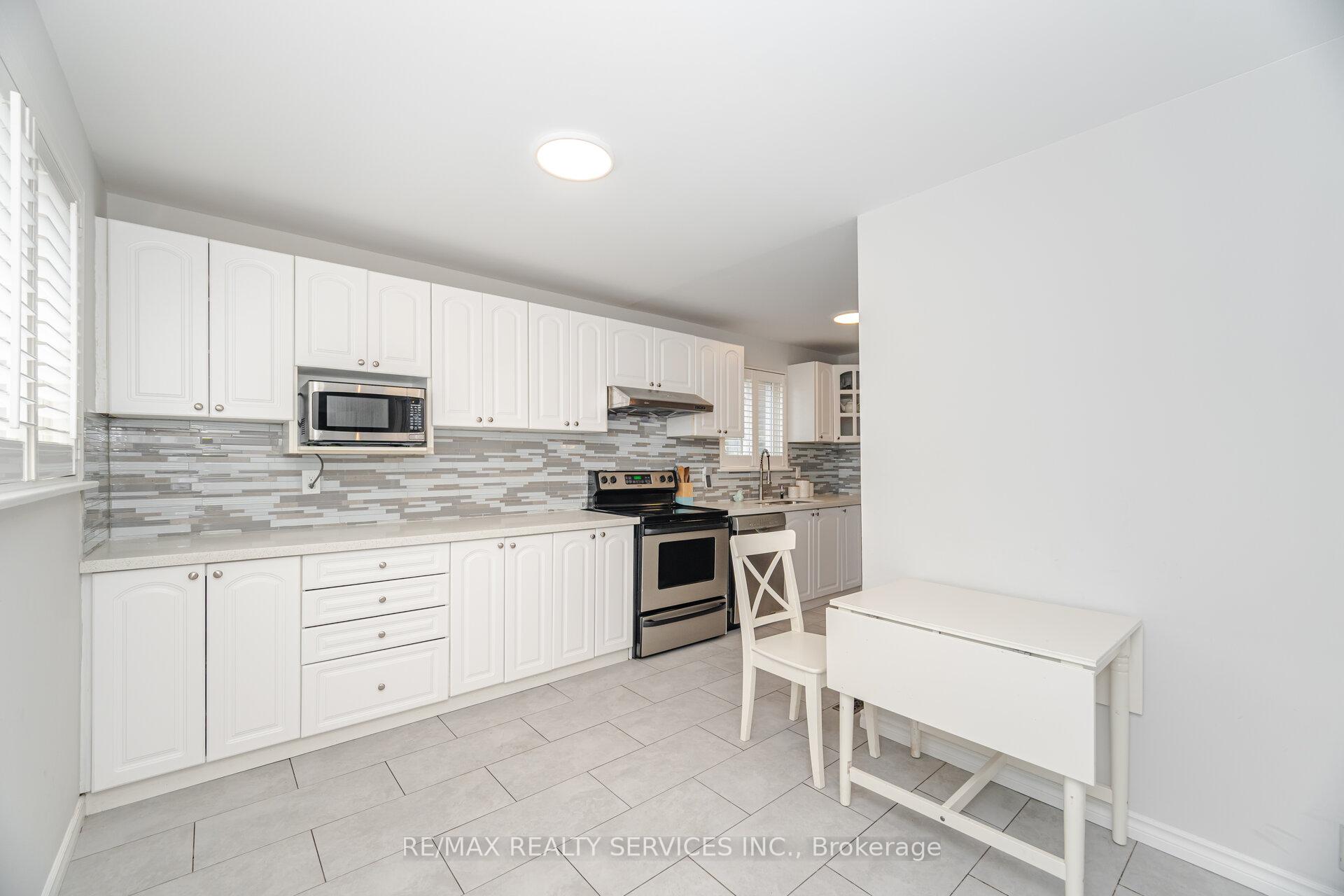 Photo 10 of 119 Greenmount Road, Brampton, Northgate — HOMEH