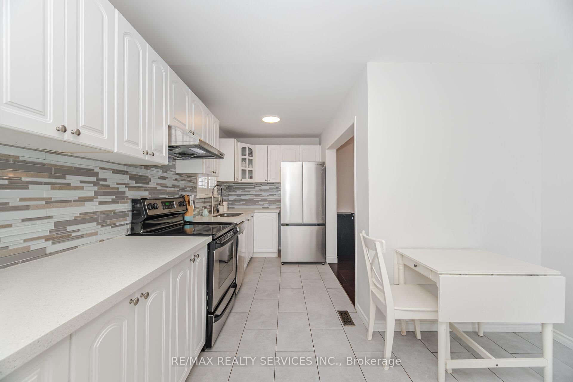 Photo 9 of 119 Greenmount Road, Brampton, Northgate — HOMEH