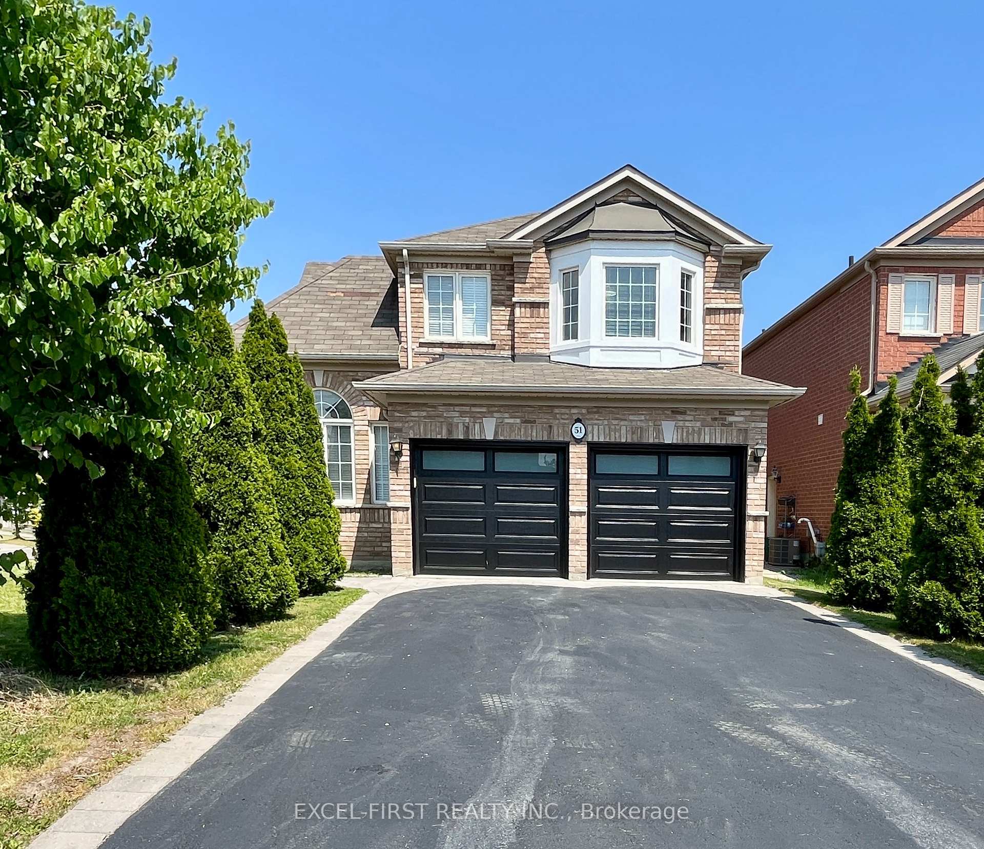 Photo 5 of 51 Longueuil Place, Whitby, Pringle Creek — HOMEH
