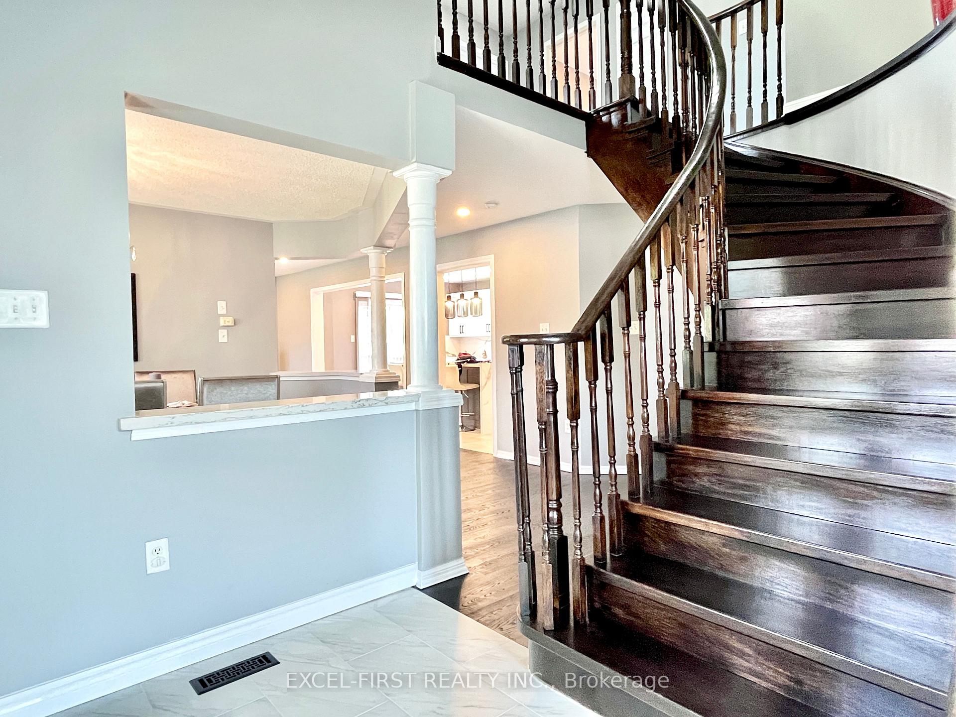 Photo 4 of 51 Longueuil Place, Whitby, Pringle Creek — HOMEH