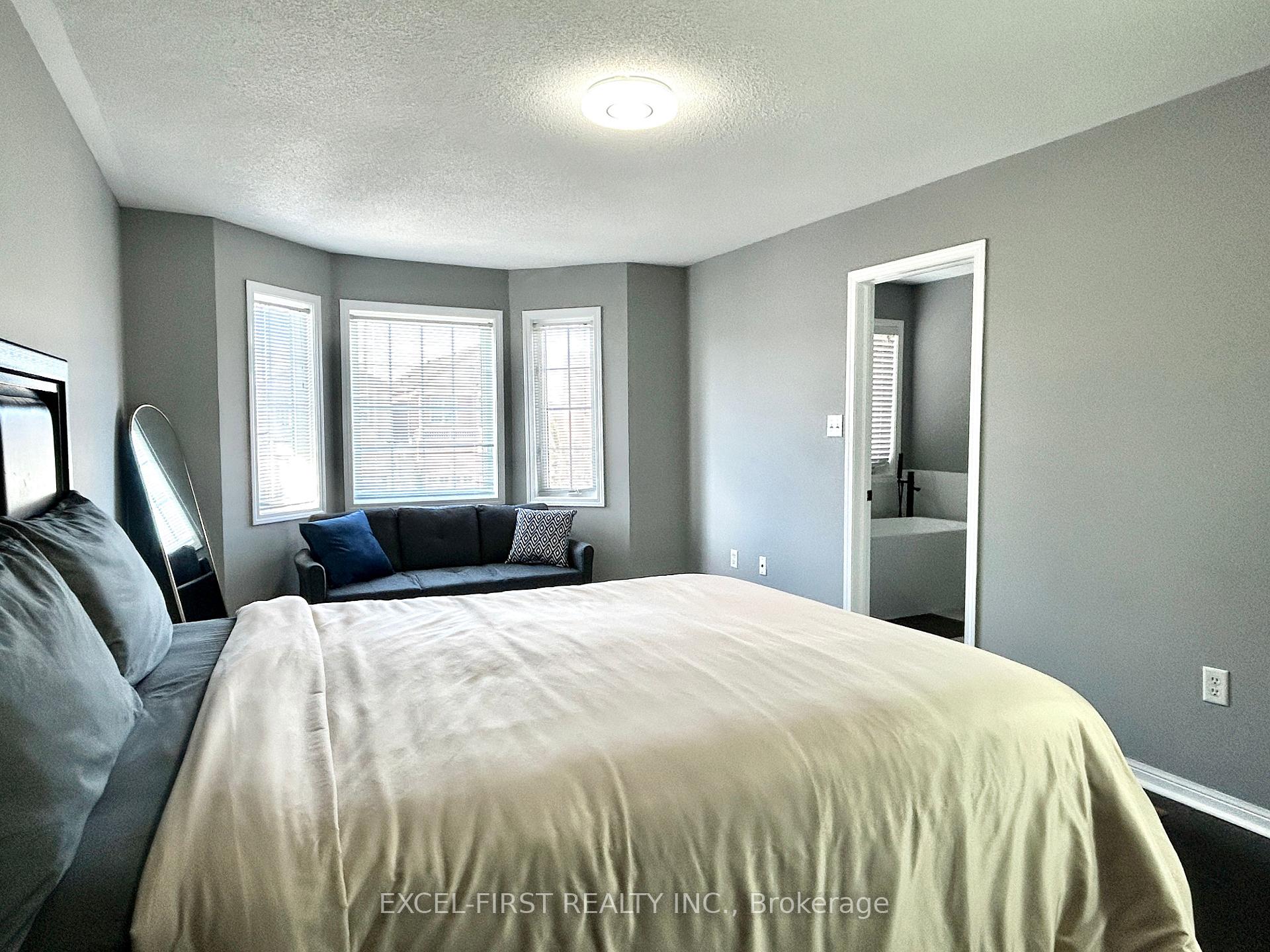 Photo 24 of 51 Longueuil Place, Whitby, Pringle Creek — HOMEH