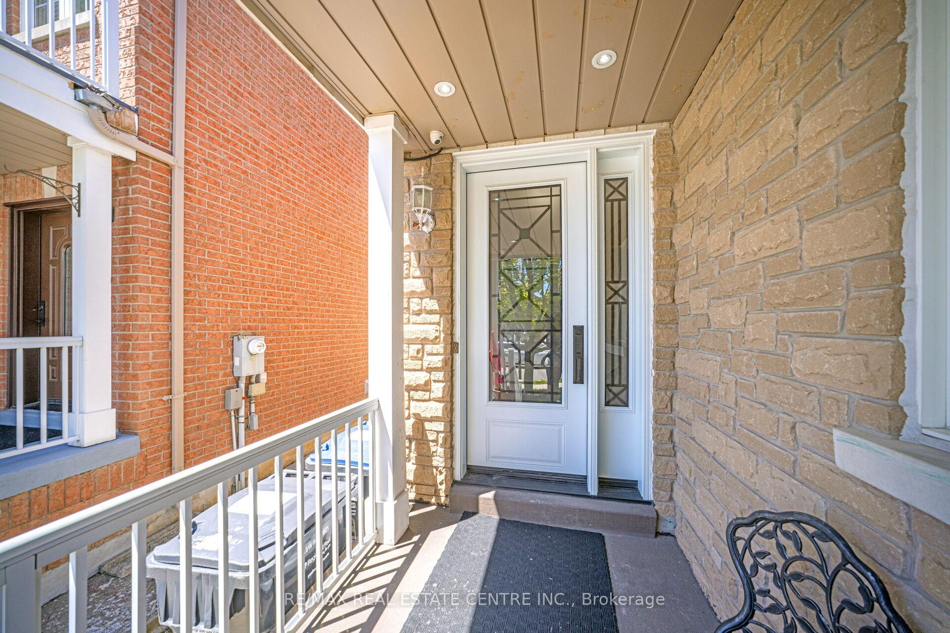 Photo 6 of 174 Binder Twine Trail, Brampton, Fletcher's Creek Village — HOMEH