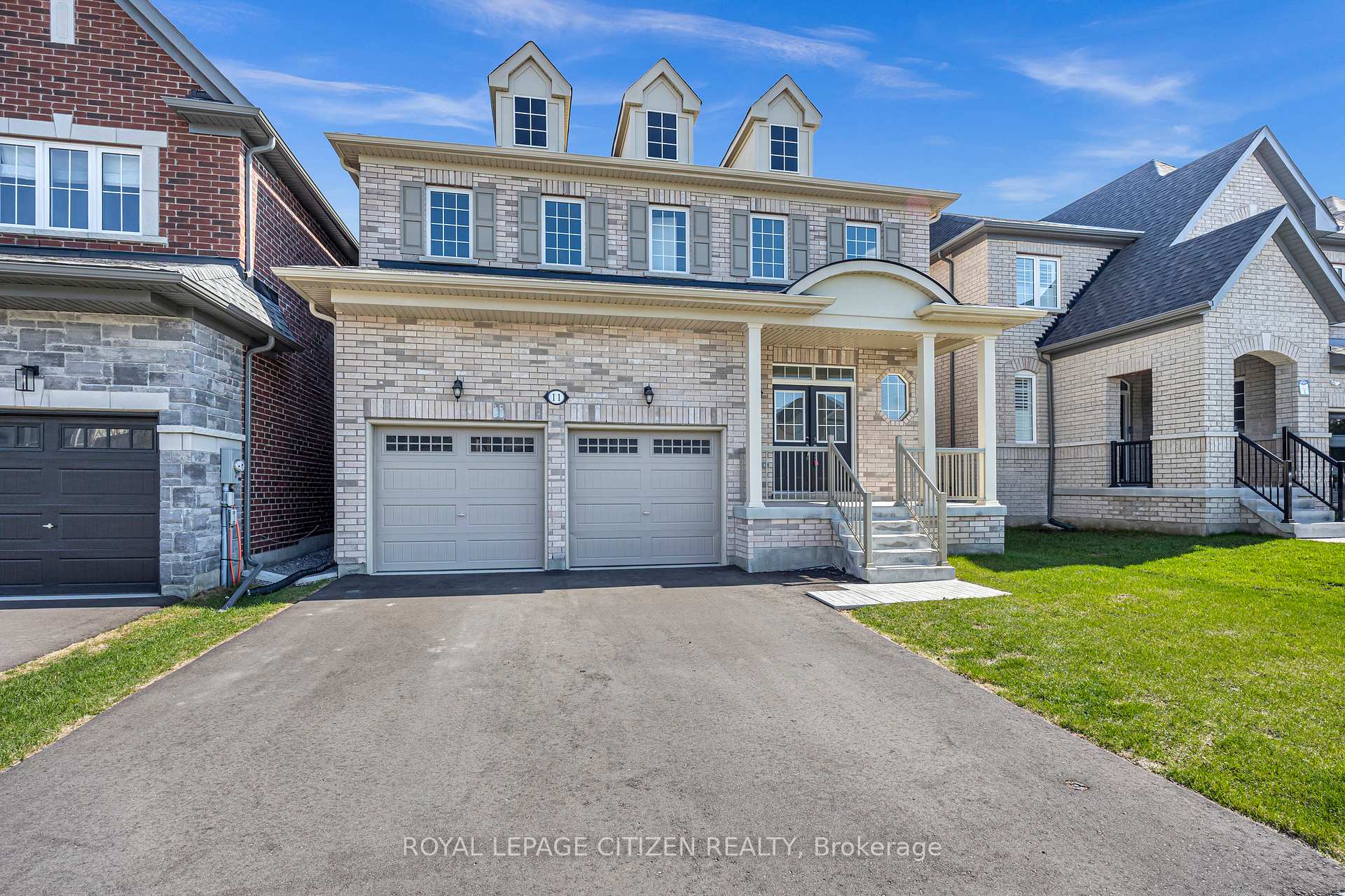 Photo 2 of 11 Northglen Boulevard, Clarington, Bowmanville — HOMEH