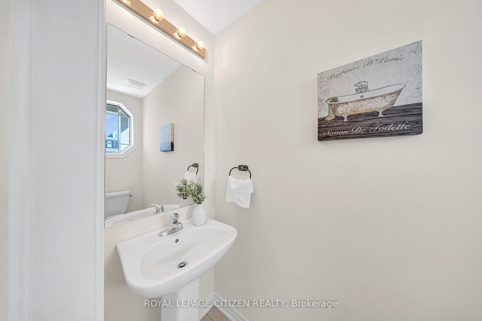 Photo 7 of 11 Northglen Boulevard, Clarington, Bowmanville — HOMEH