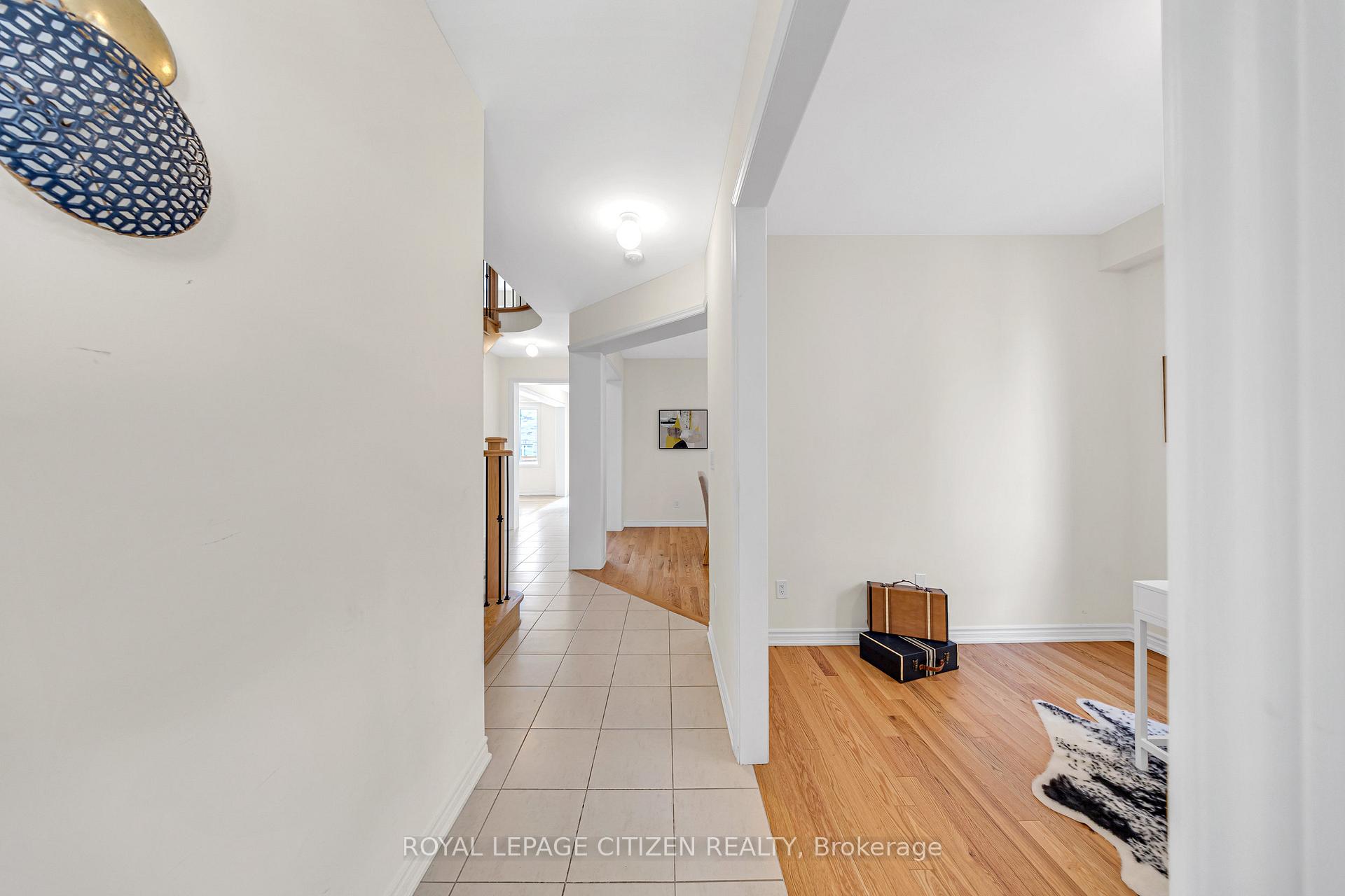 Photo 9 of 11 Northglen Boulevard, Clarington, Bowmanville — HOMEH