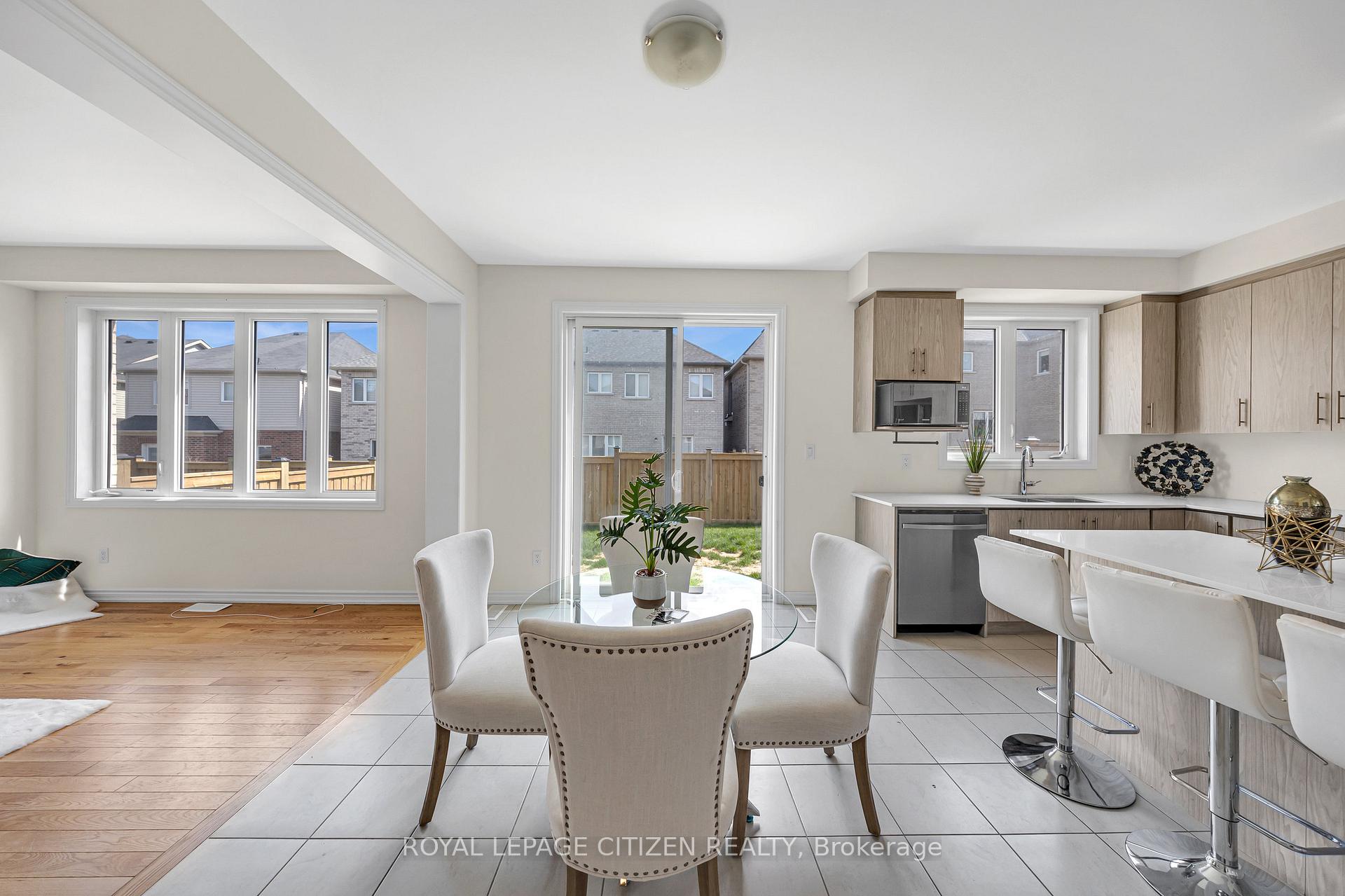 Photo 16 of 11 Northglen Boulevard, Clarington, Bowmanville — HOMEH
