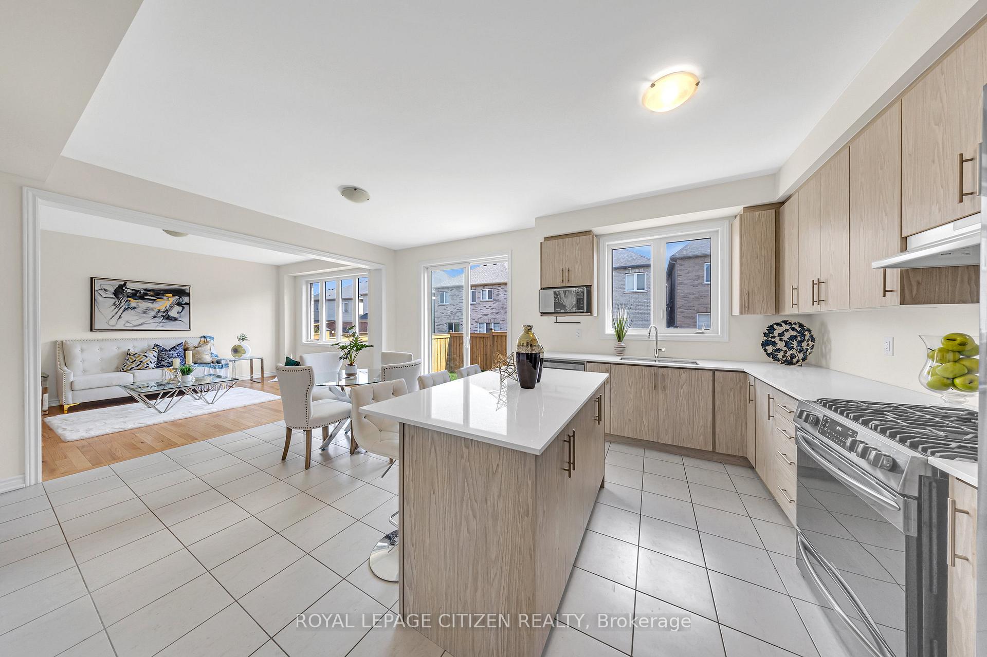 Photo 19 of 11 Northglen Boulevard, Clarington, Bowmanville — HOMEH
