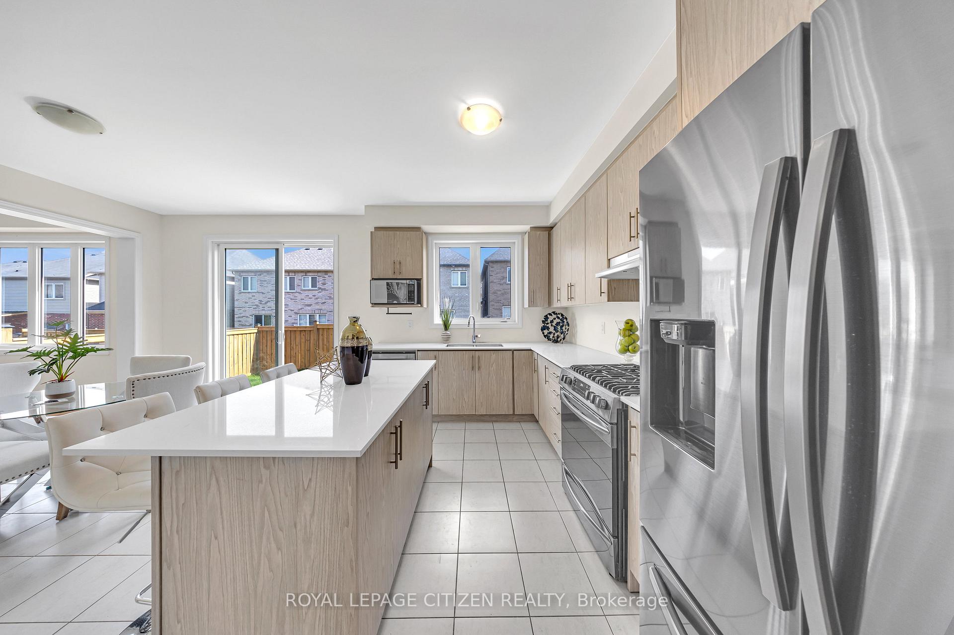 Photo 20 of 11 Northglen Boulevard, Clarington, Bowmanville — HOMEH
