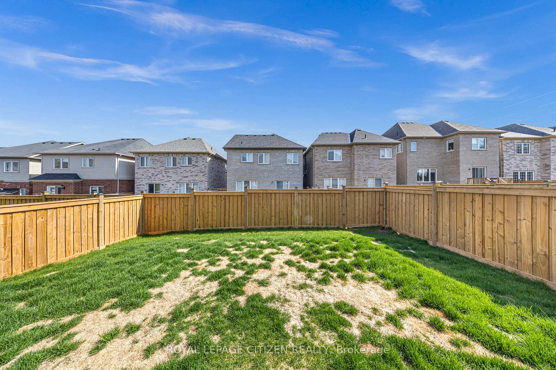 Photo 25 of 11 Northglen Boulevard, Clarington, Bowmanville — HOMEH