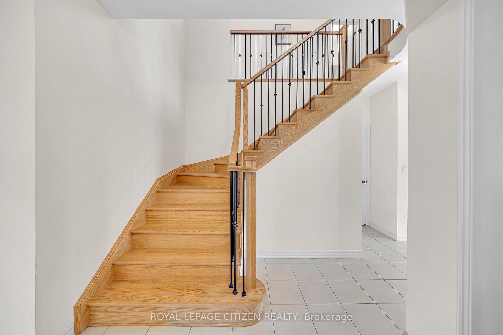 Photo 24 of 11 Northglen Boulevard, Clarington, Bowmanville — HOMEH