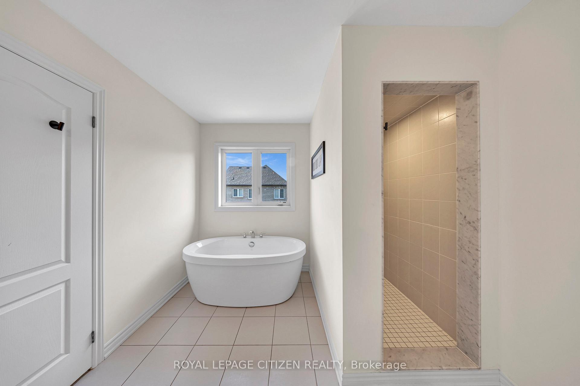 Photo 38 of 11 Northglen Boulevard, Clarington, Bowmanville — HOMEH