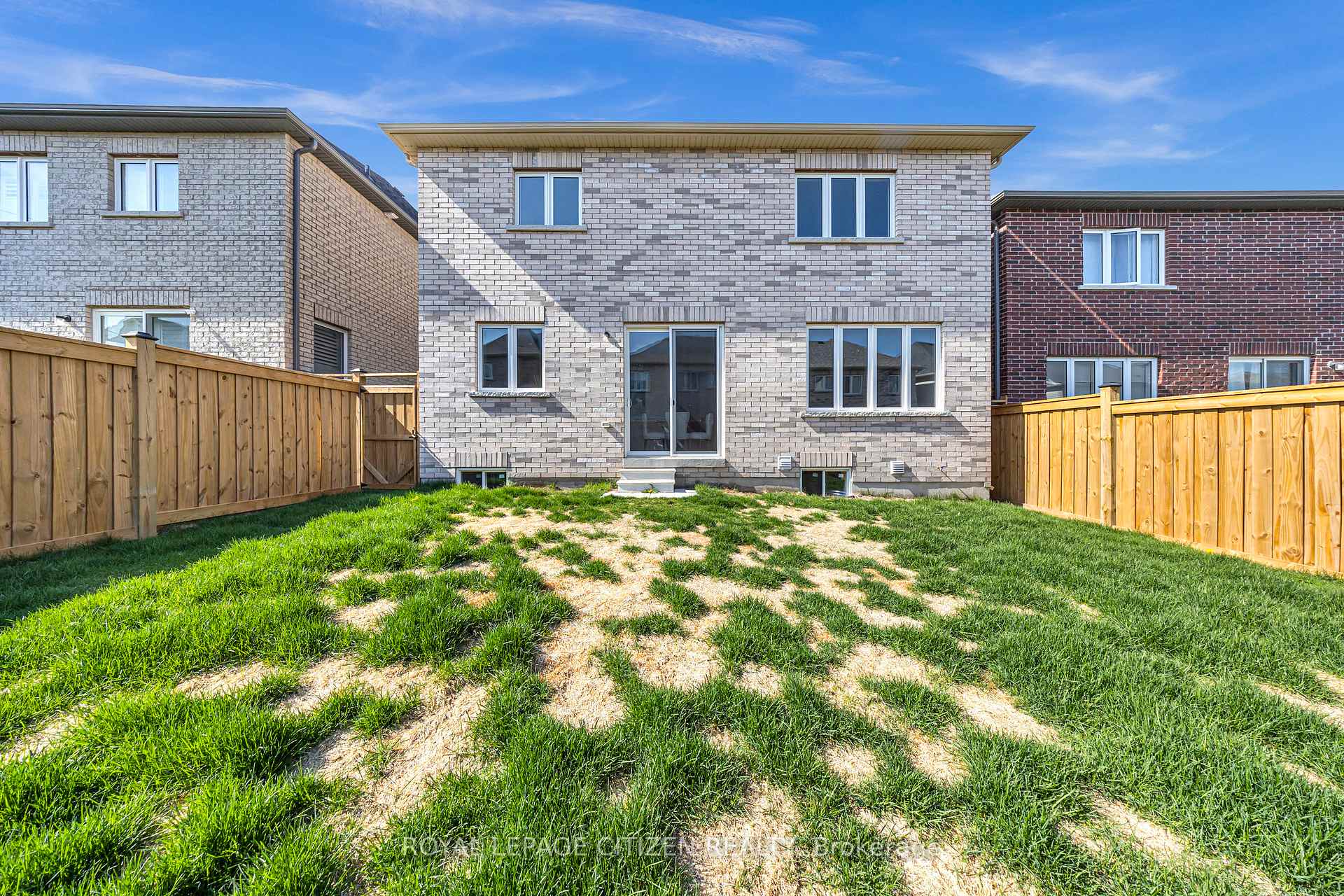 Photo 42 of 11 Northglen Boulevard, Clarington, Bowmanville — HOMEH