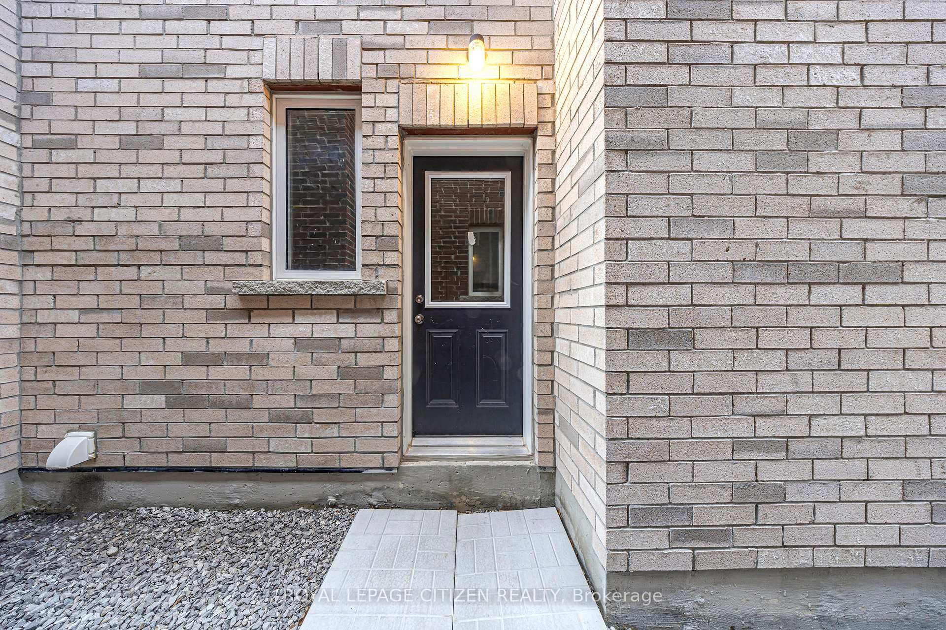 Photo 44 of 11 Northglen Boulevard, Clarington, Bowmanville — HOMEH