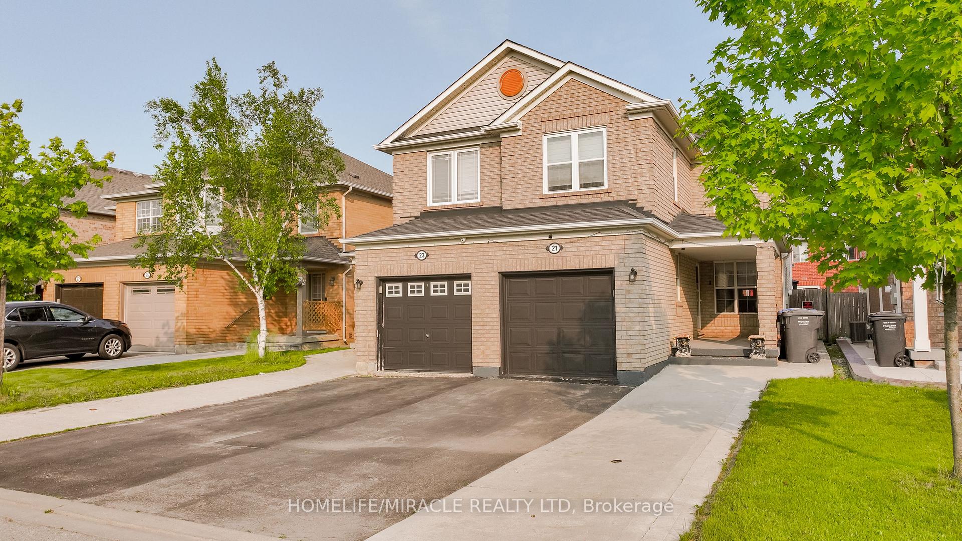 Photo 3 of 21 Secord Crescent, Brampton, Fletcher's Meadow — HOMEH