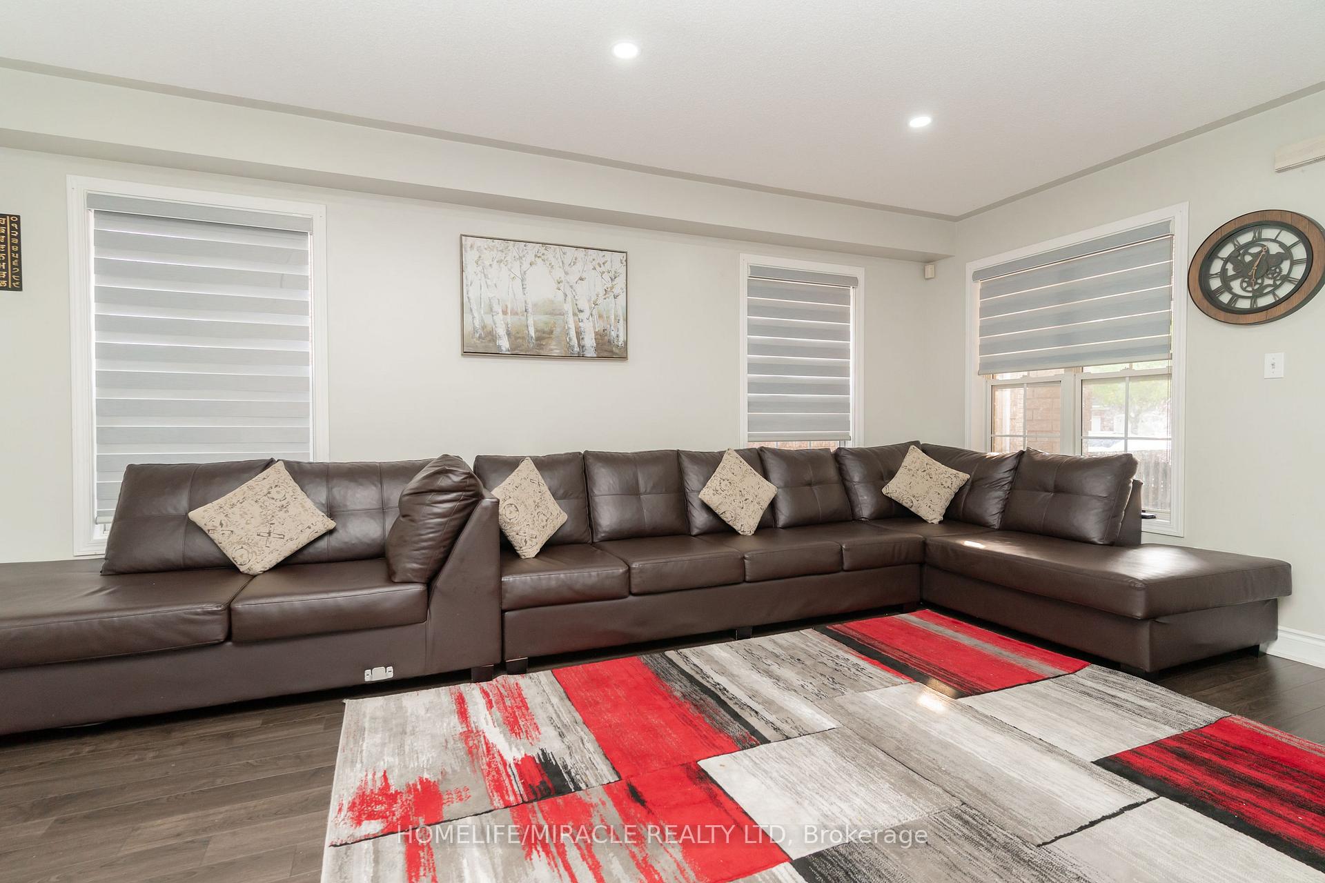 Photo 4 of 21 Secord Crescent, Brampton, Fletcher's Meadow — HOMEH