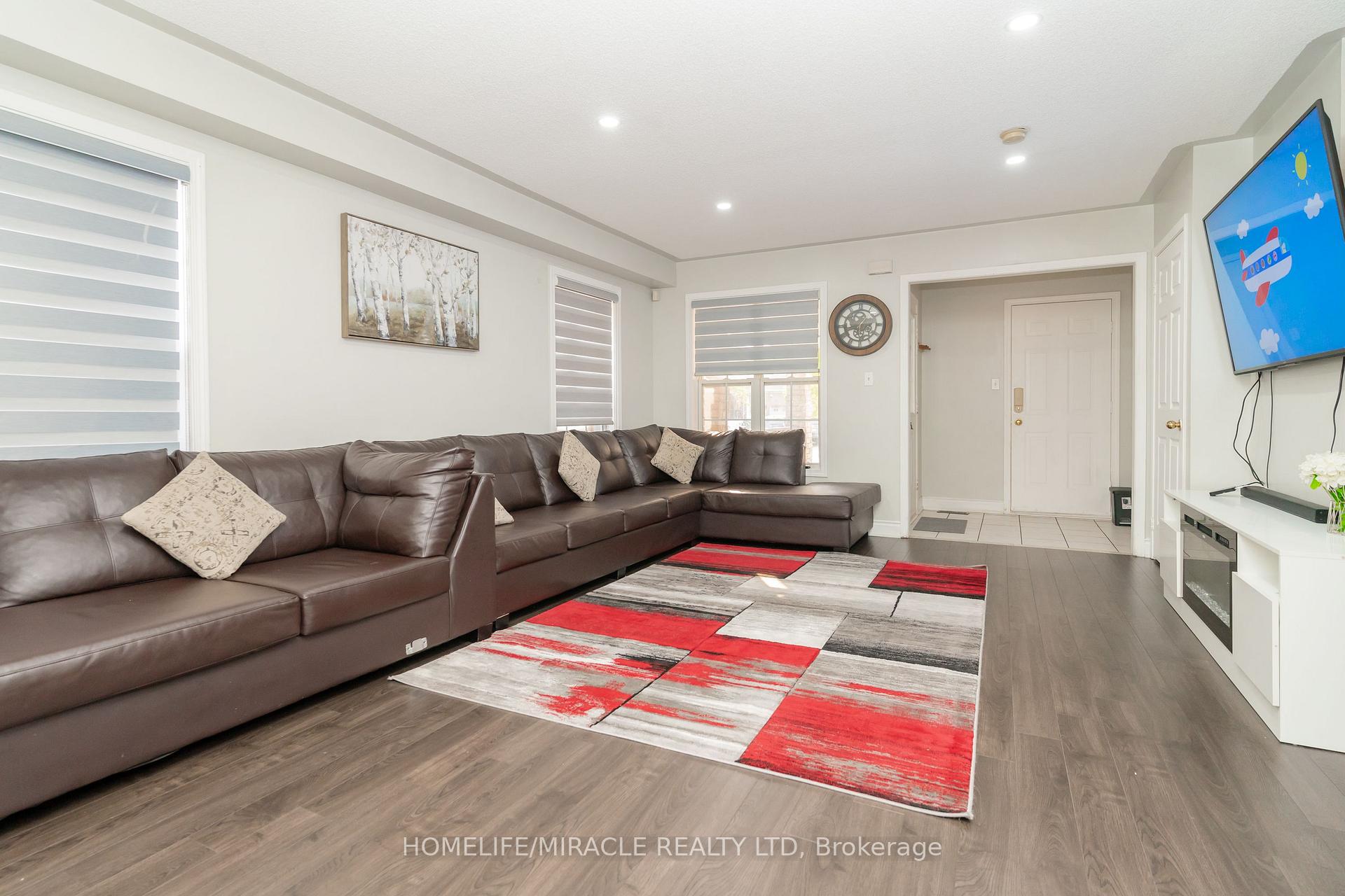Photo 6 of 21 Secord Crescent, Brampton, Fletcher's Meadow — HOMEH