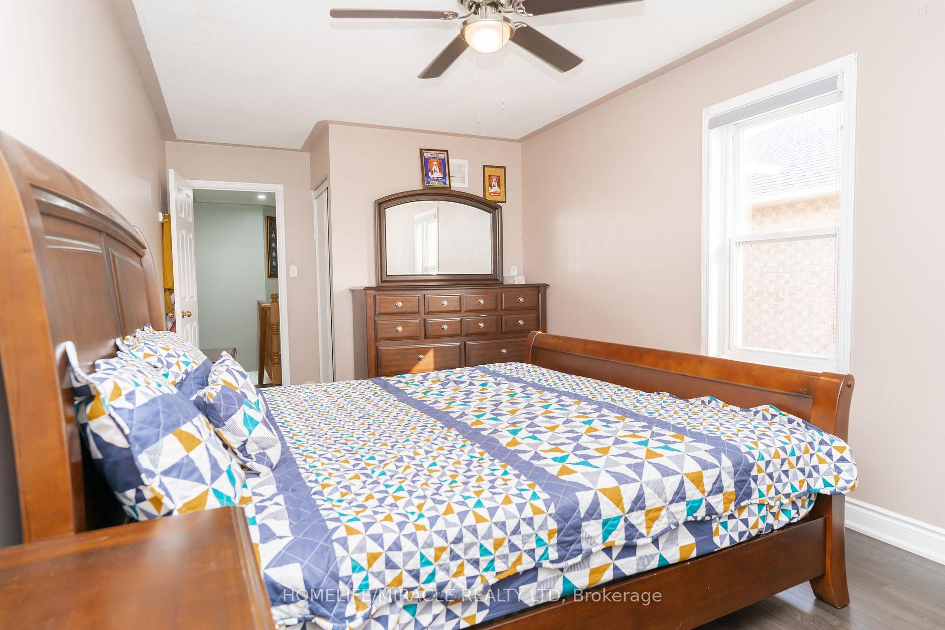 Photo 23 of 21 Secord Crescent, Brampton, Fletcher's Meadow — HOMEH
