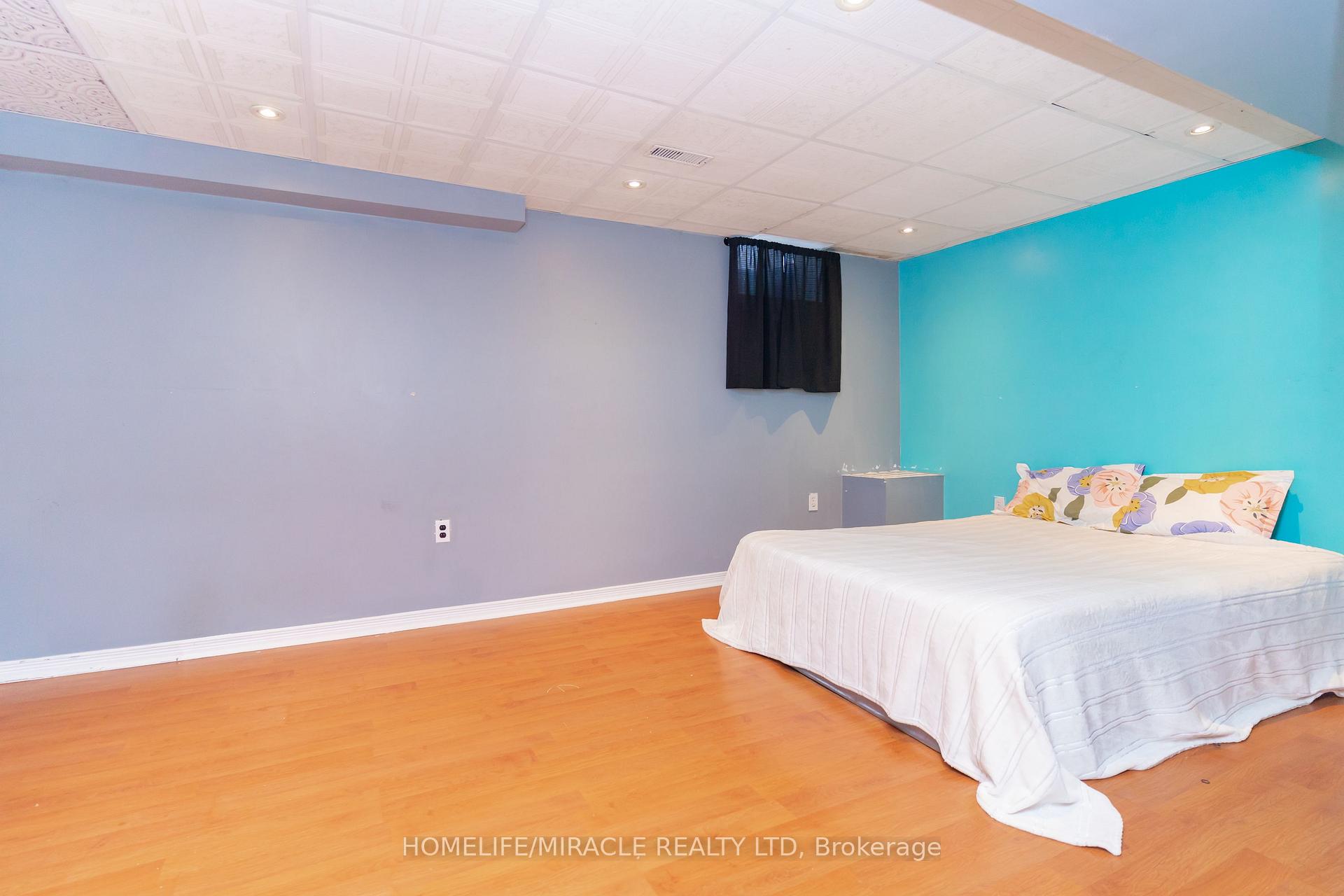 Photo 30 of 21 Secord Crescent, Brampton, Fletcher's Meadow — HOMEH