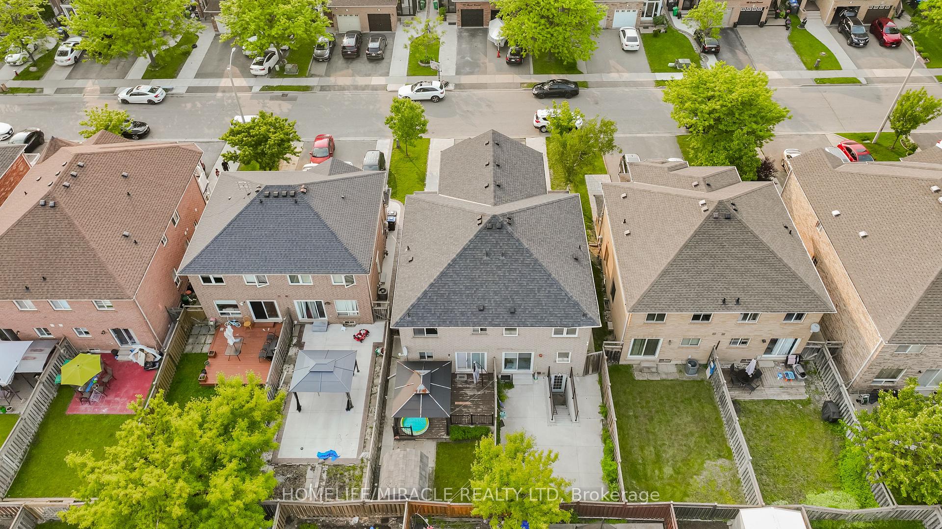 Photo 34 of 21 Secord Crescent, Brampton, Fletcher's Meadow — HOMEH