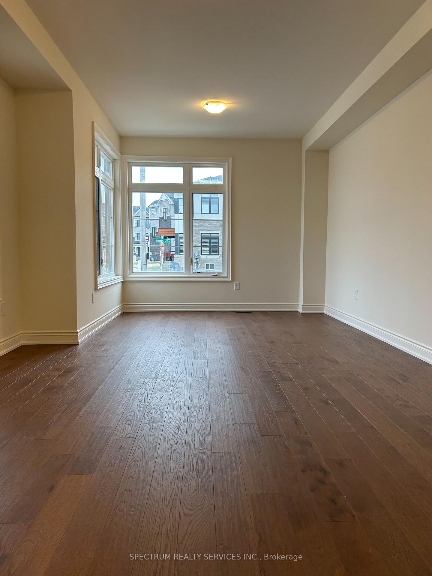 Photo 2 of 158 Attwater Drive, Cambridge — HOMEH