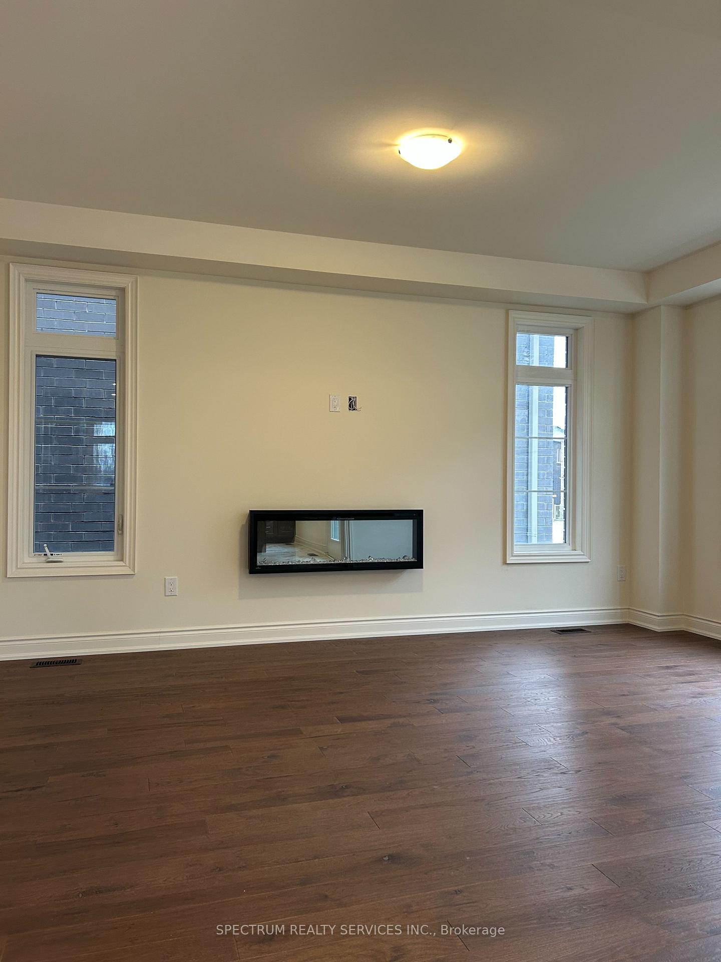 Photo 3 of 158 Attwater Drive, Cambridge — HOMEH