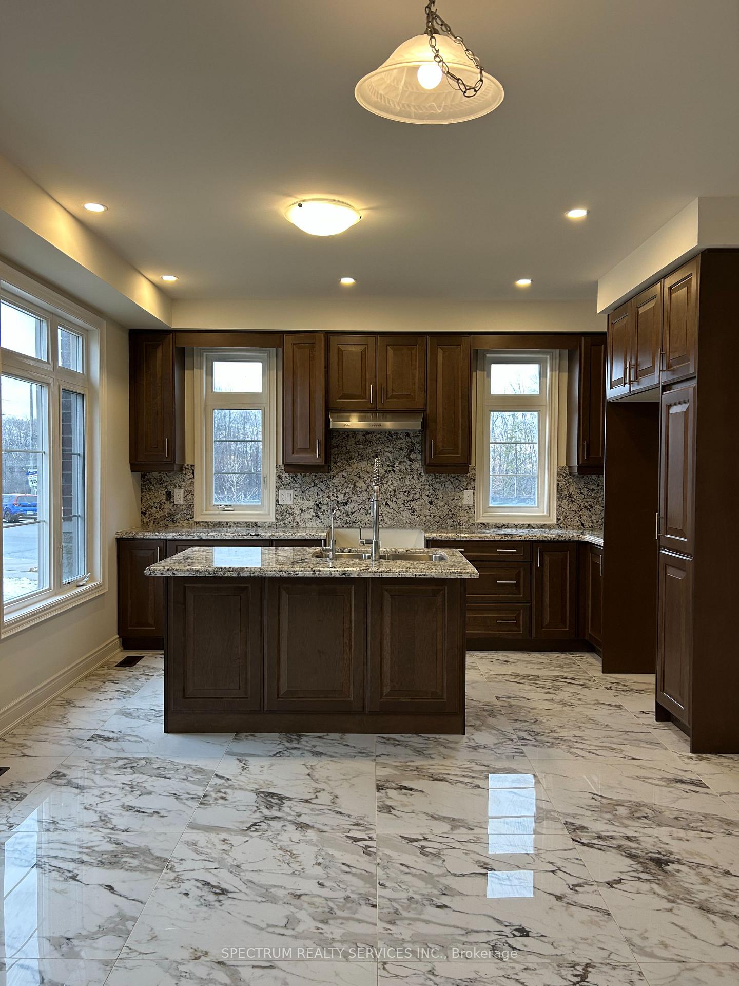 Photo 5 of 158 Attwater Drive, Cambridge — HOMEH