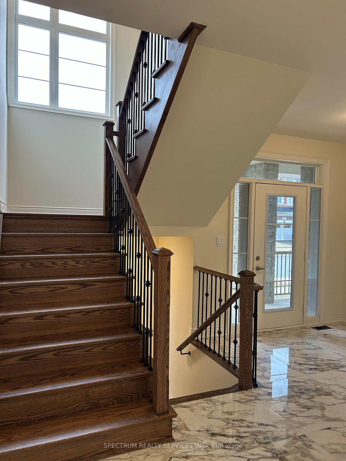 Photo 7 of 158 Attwater Drive, Cambridge — HOMEH