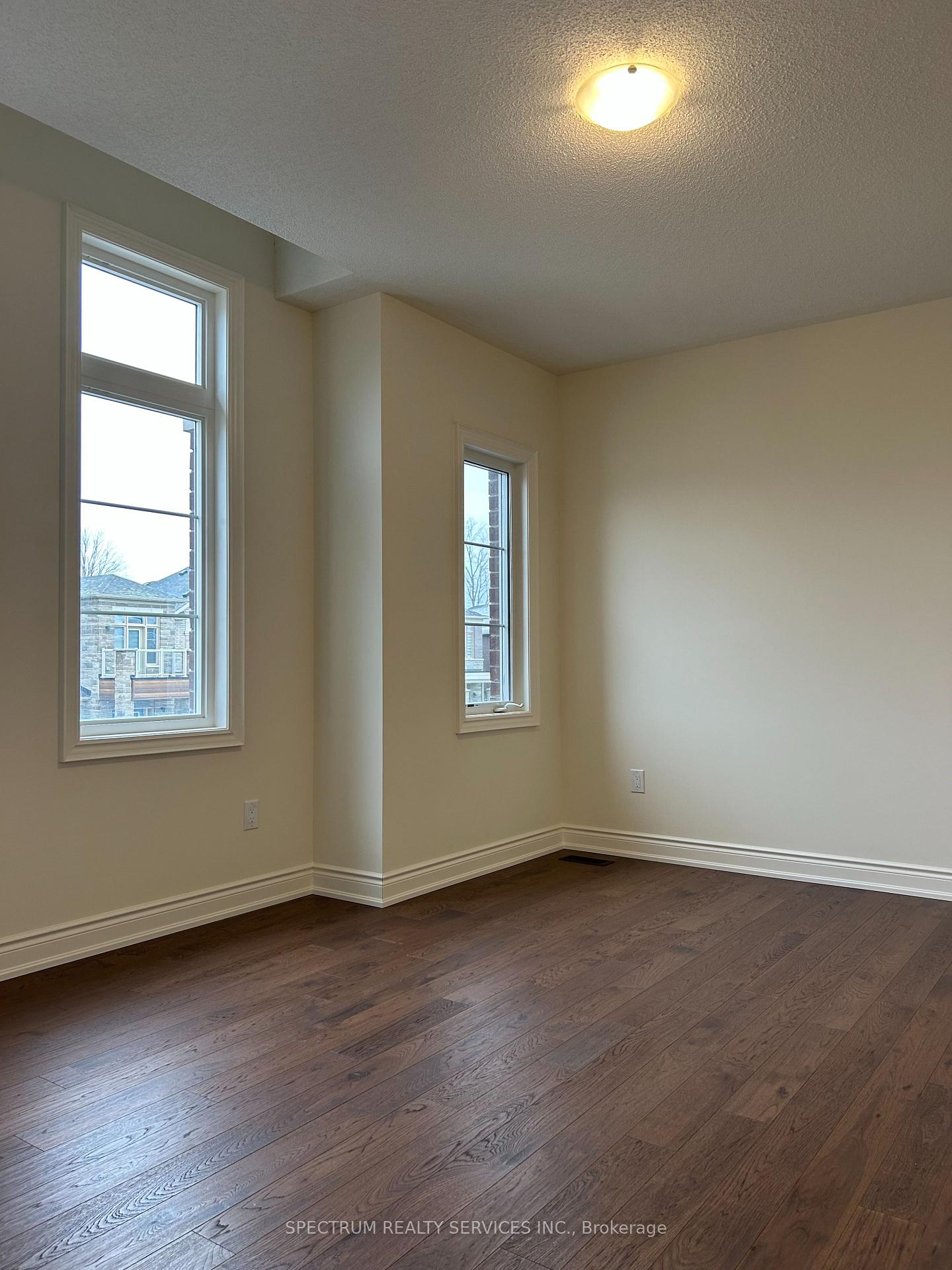 Photo 10 of 158 Attwater Drive, Cambridge — HOMEH