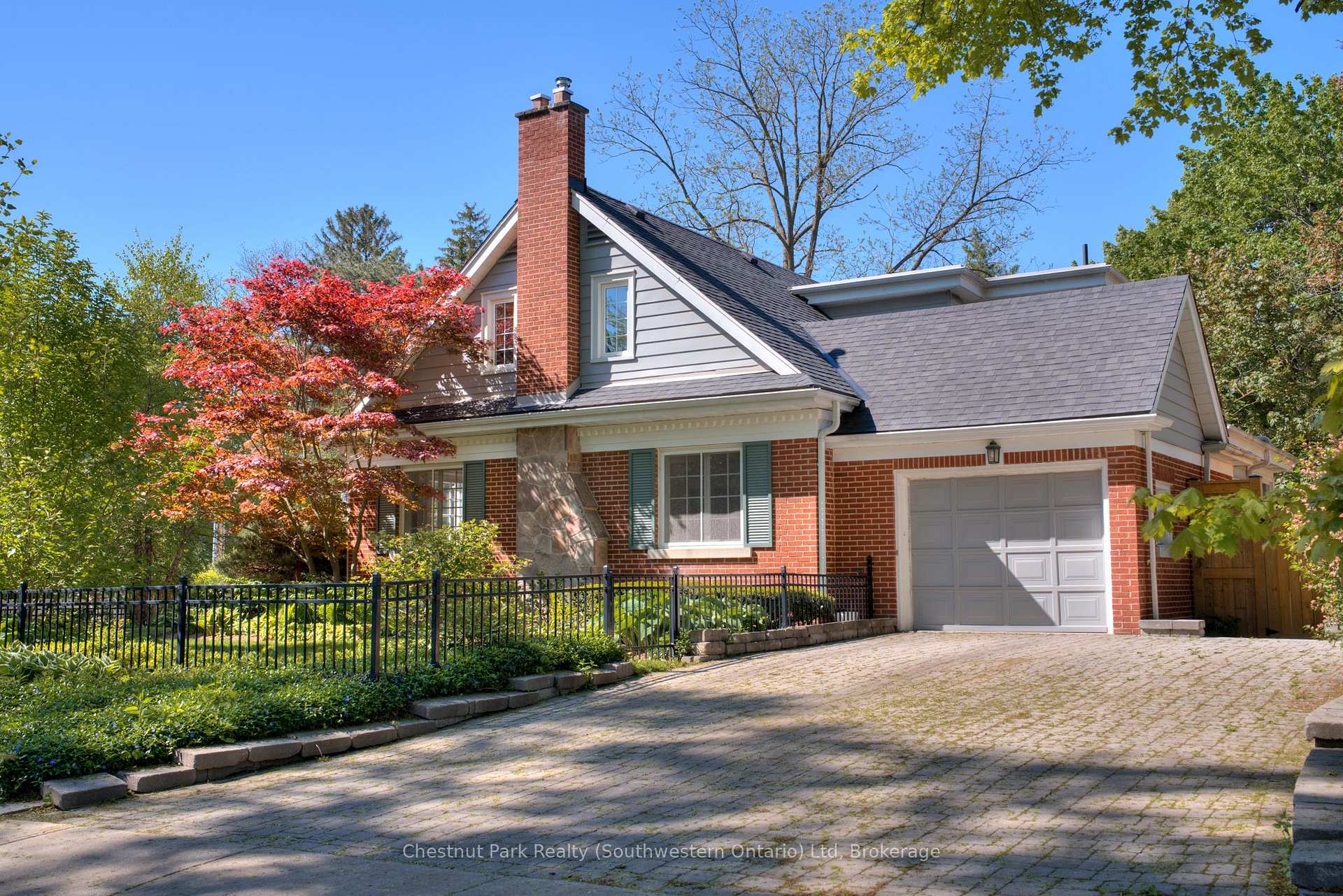 Photo 6 of 26 Lemon Street, Guelph, St. George's — HOMEH