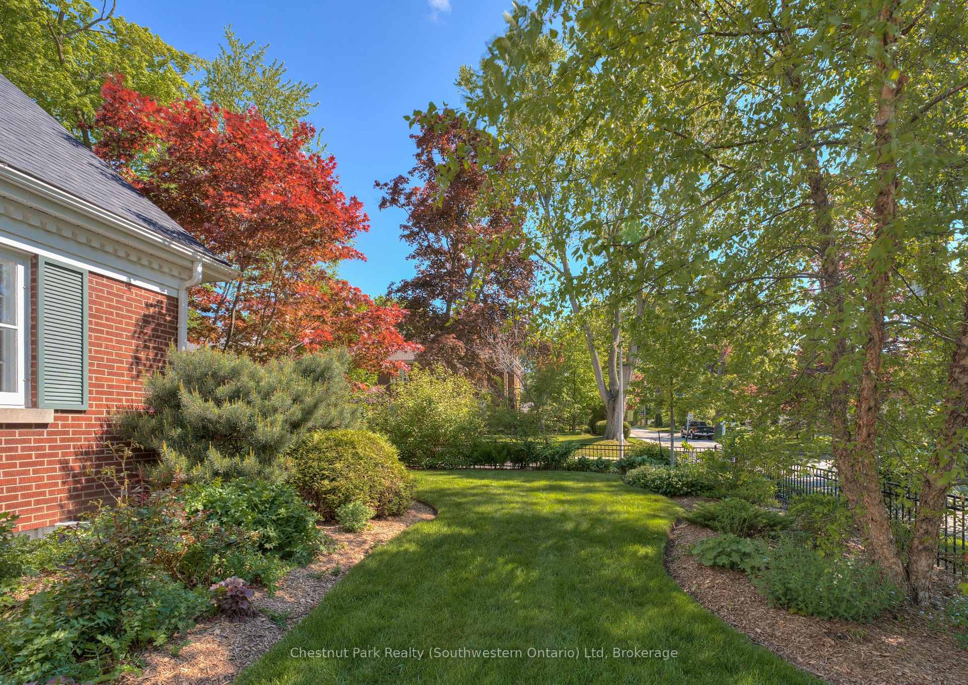 Photo 9 of 26 Lemon Street, Guelph, St. George's — HOMEH