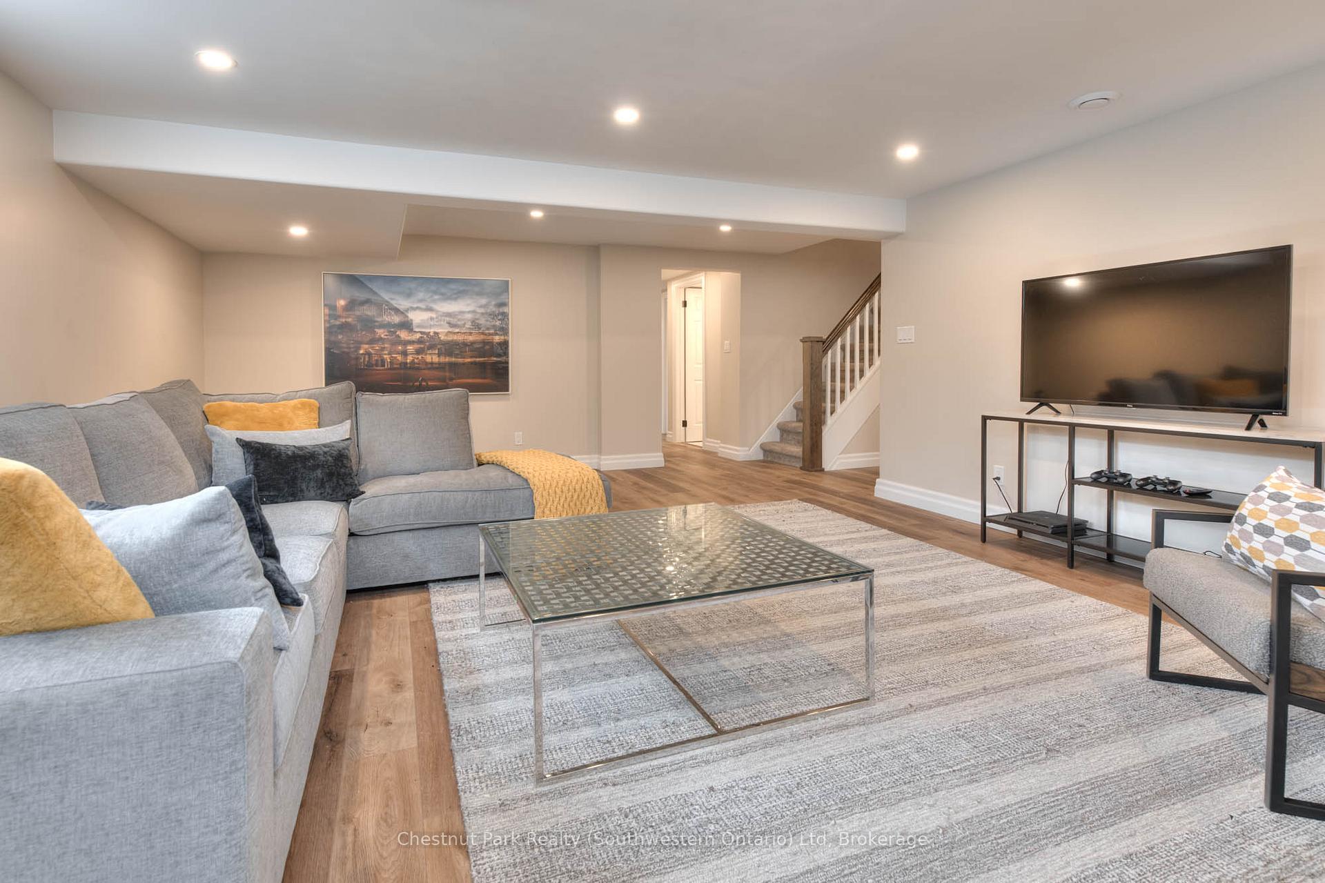 Photo 43 of 26 Lemon Street, Guelph, St. George's — HOMEH