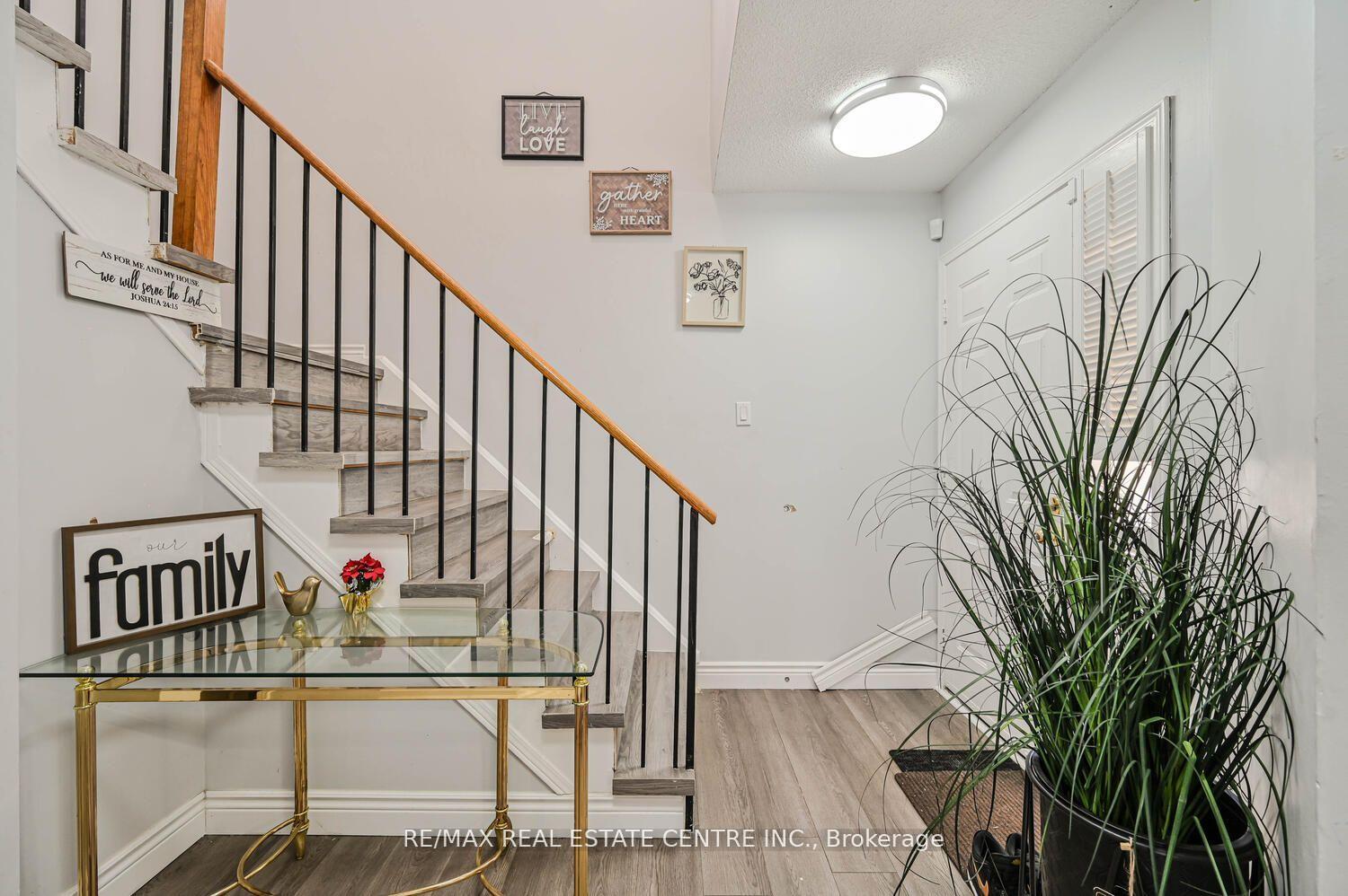 Photo 6 of 83 Acadian Heights, Brampton, Fletcher's Creek South — HOMEH