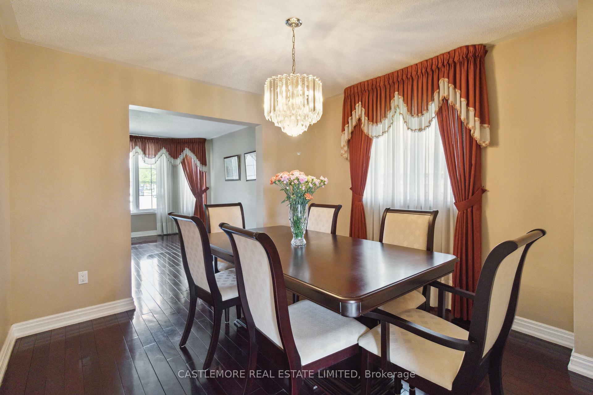 Photo 4 of 43 Vivians Crescent, Brampton, Fletcher's West — HOMEH
