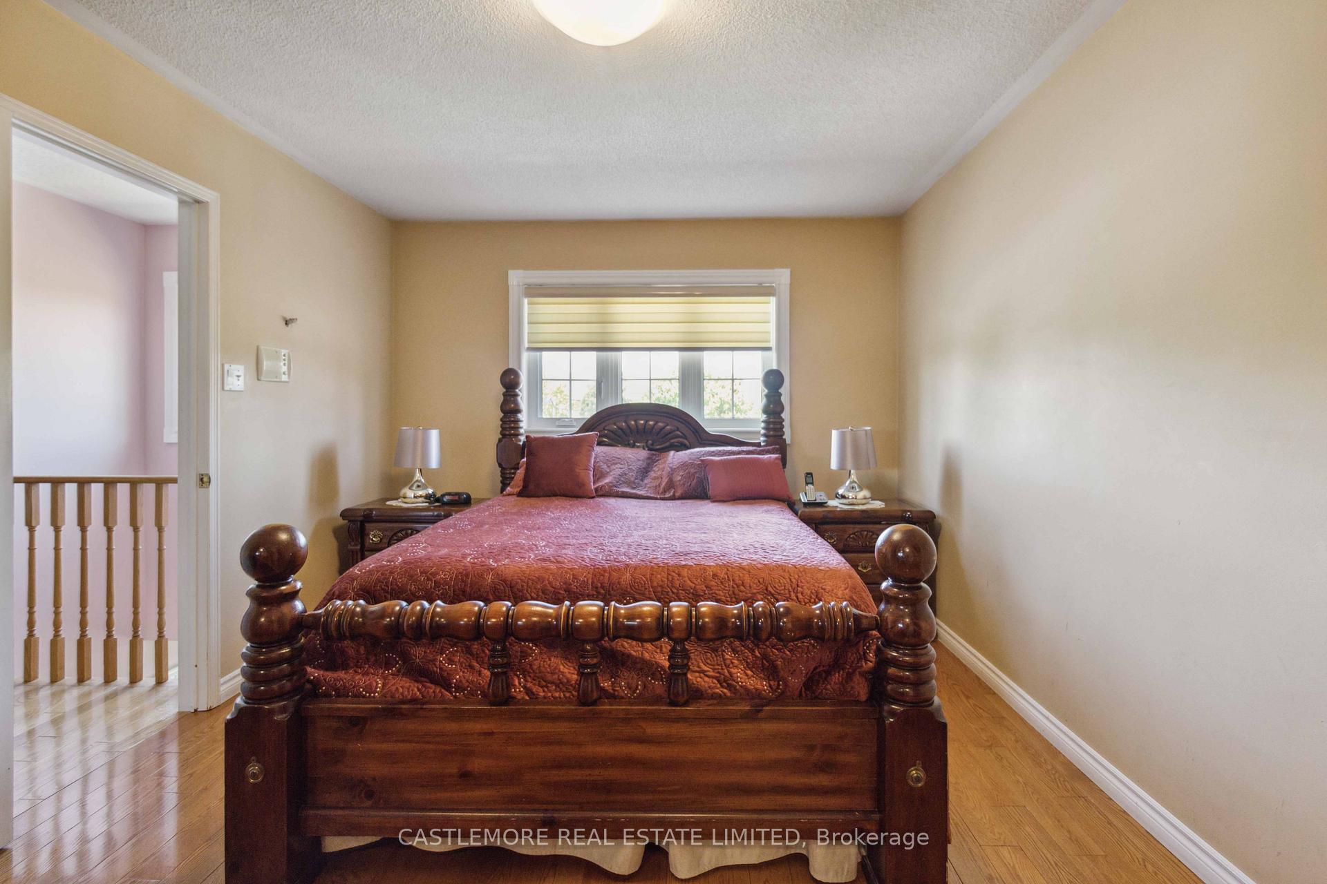 Photo 15 of 43 Vivians Crescent, Brampton, Fletcher's West — HOMEH